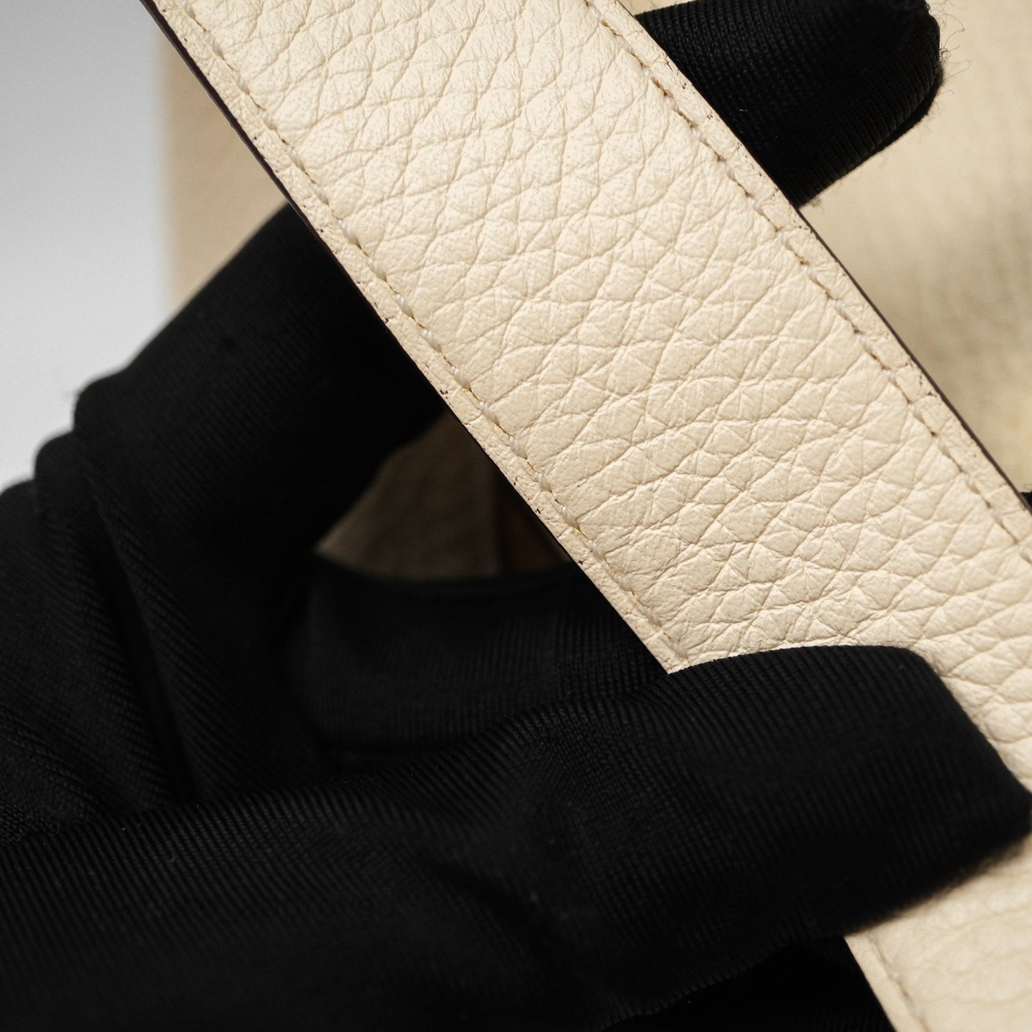 Hermès Lindy 26 Nata I2 Taurillon Clemence Gold Hardware