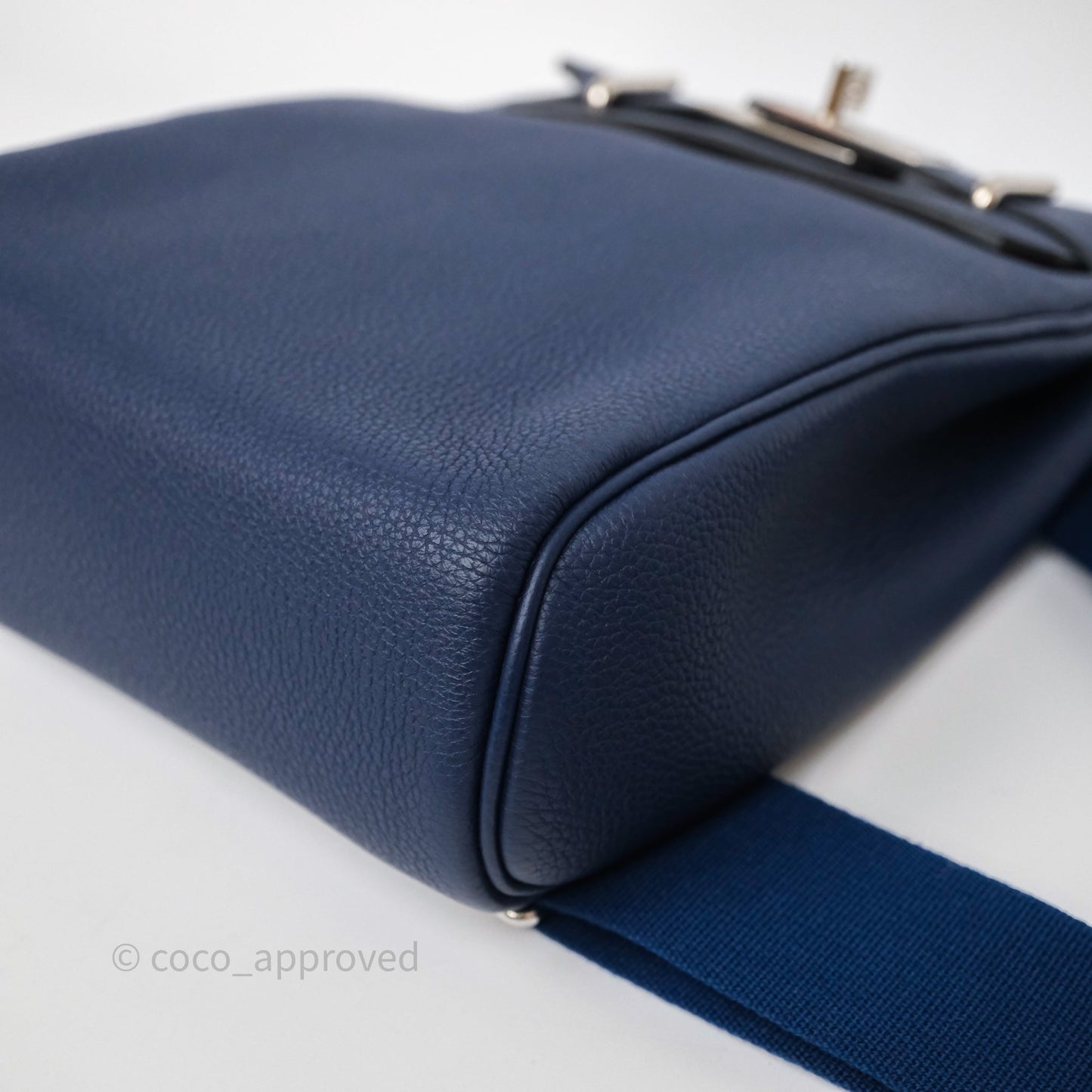 Hermès Hac a Dos PM Backpack Bleu Nuit 2Z Togo Palladium Hardware