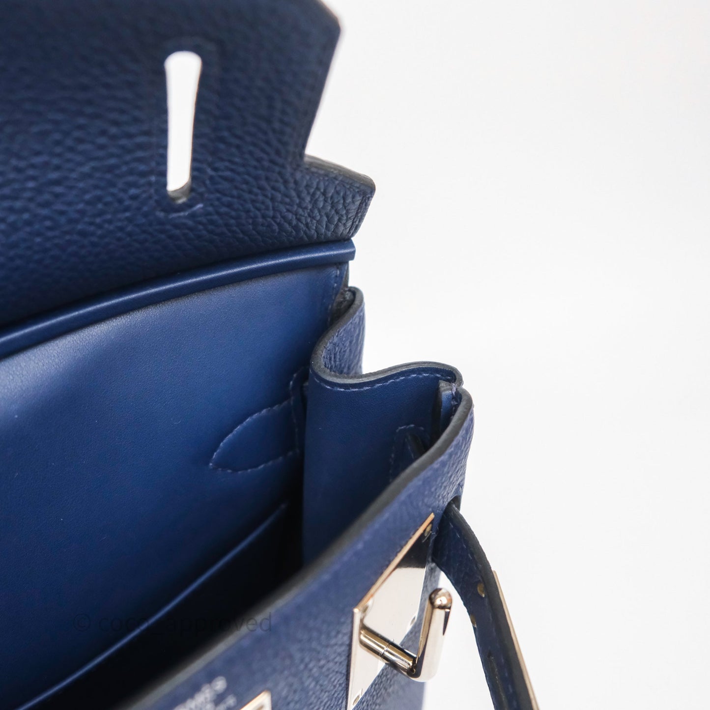 Hermès Hac a Dos PM Backpack Bleu Nuit 2Z Togo Palladium Hardware