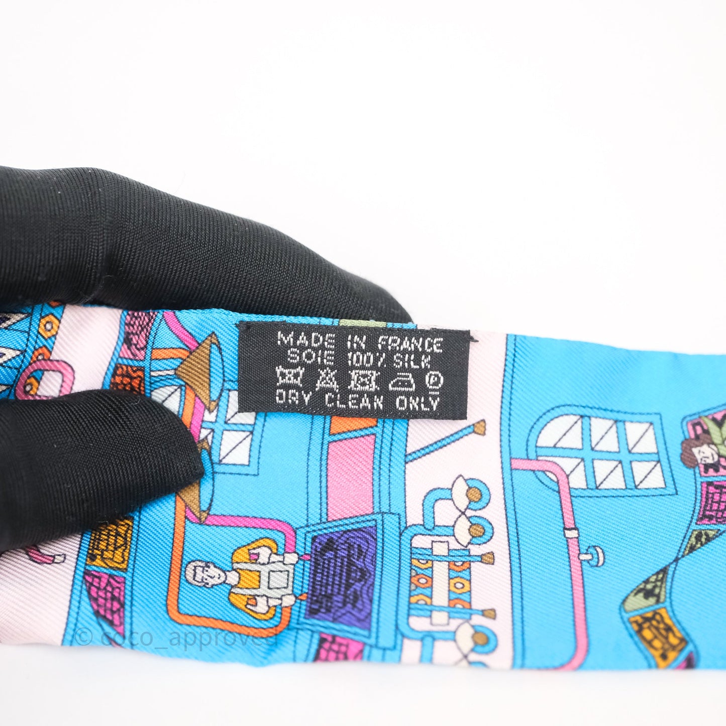Hermès Maison des Carrés Silk Twilly