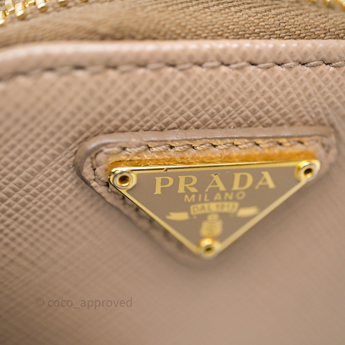 Prada Re-Edition 2005 Shoulder Bag Saffiano Leather Cameo Beige