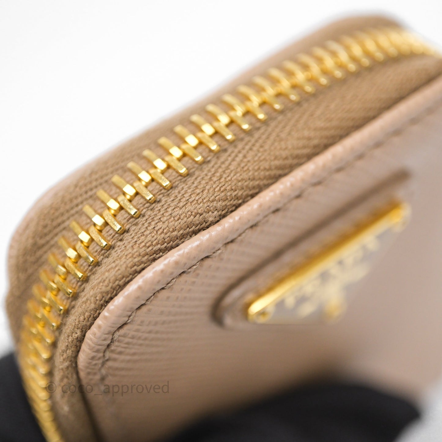 Prada Re-Edition 2005 Shoulder Bag Saffiano Leather Cameo Beige