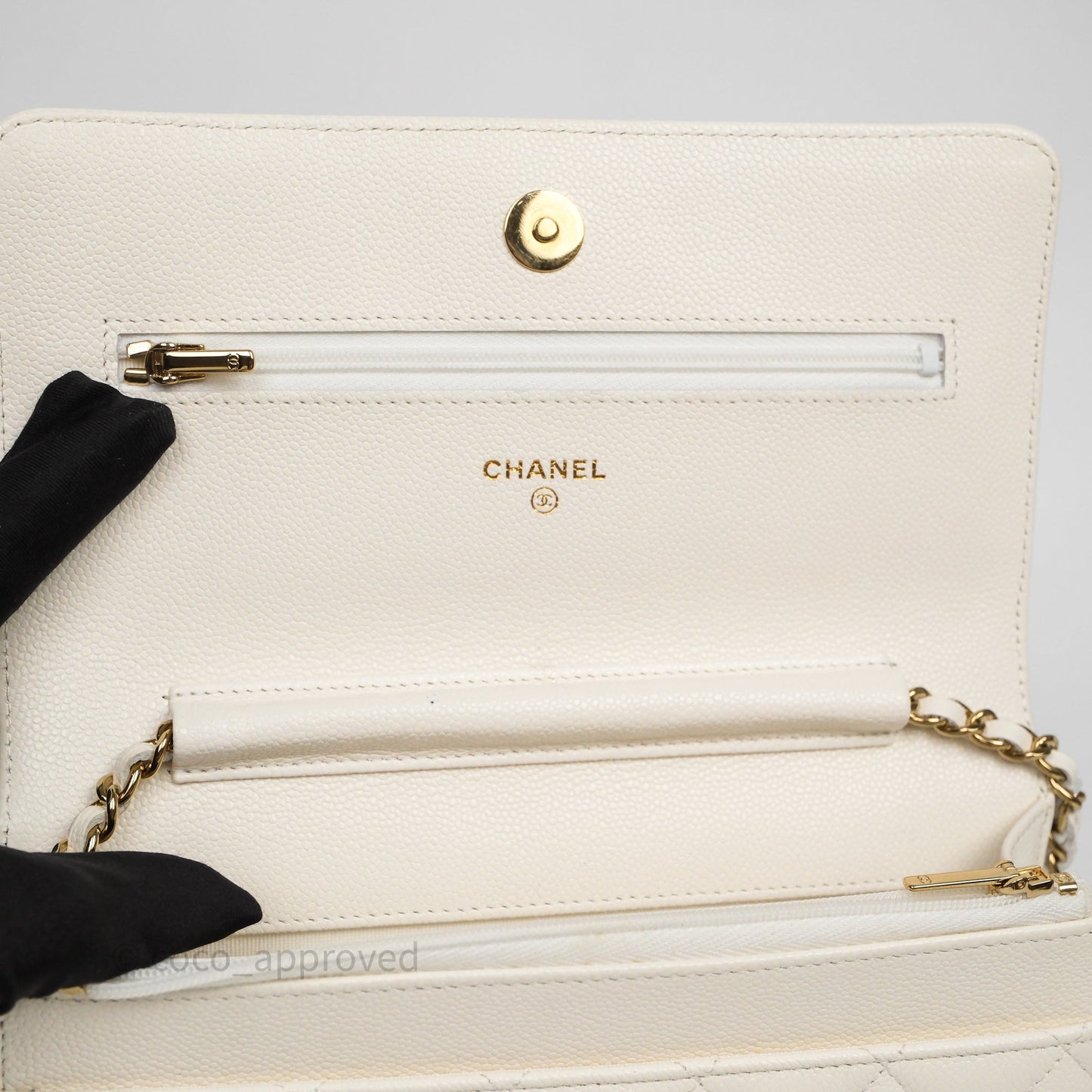 Chanel Classic WOC White Bag Caviar Gold Hardware