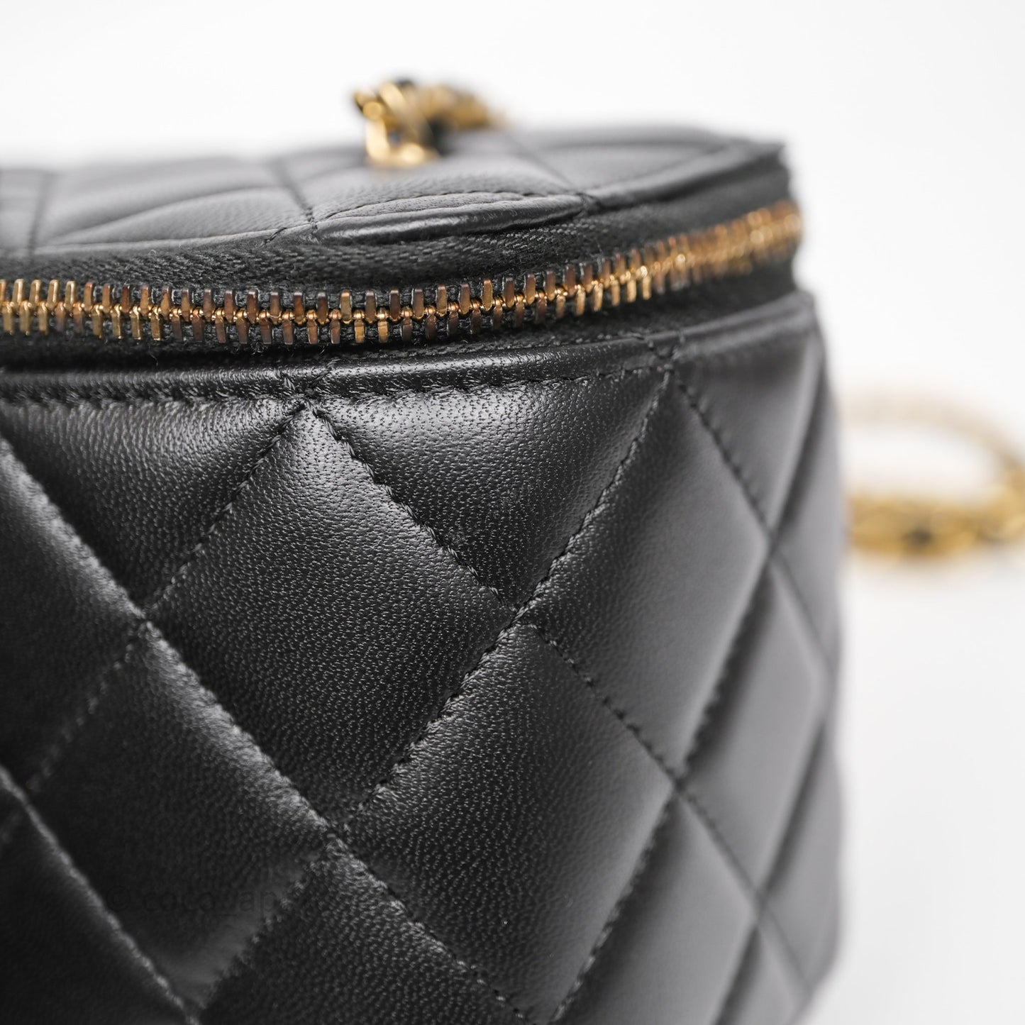 Chanel Vanity With Pearl Crush Chain Black Lambskin Aged Gold Hardware
