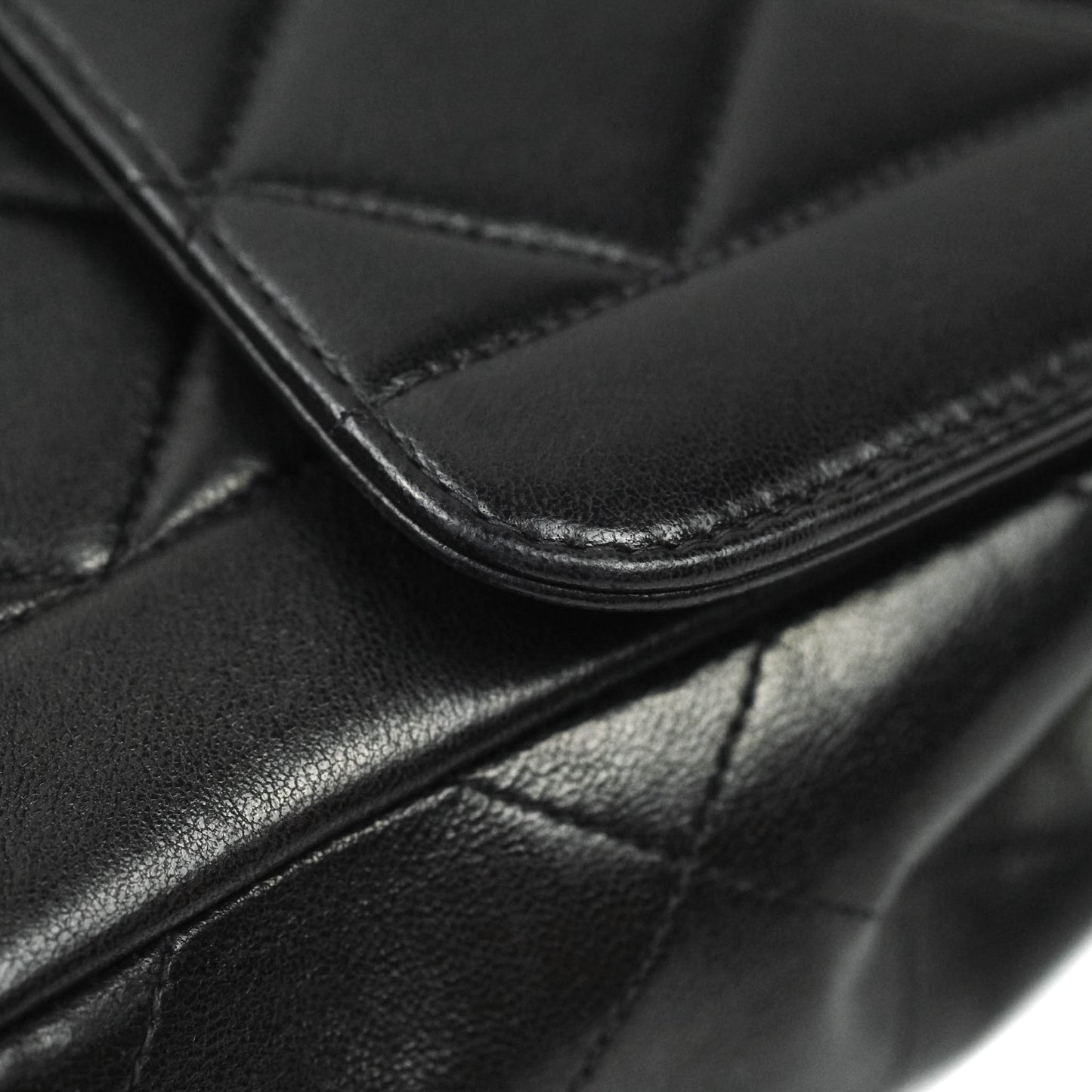 Chanel Vintage Quilted Medium Flap Bag Black Lambskin 24K Gold Hardware