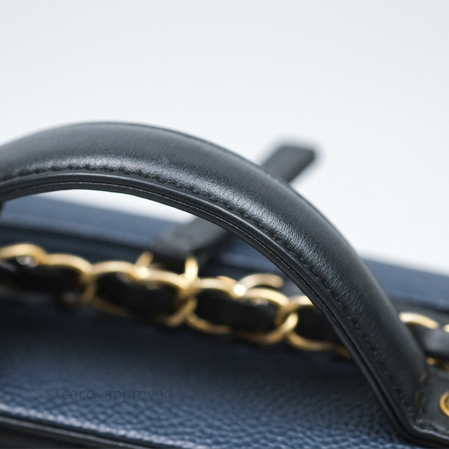 Chanel Quilted Medium CC Filigree Vanity Case Dark Navy Caviar Gold Hardware