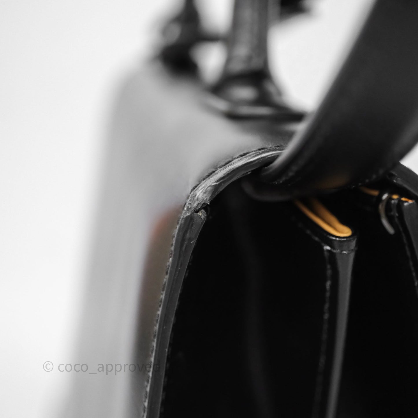 Delvaux Brillant MM Calfskin Black