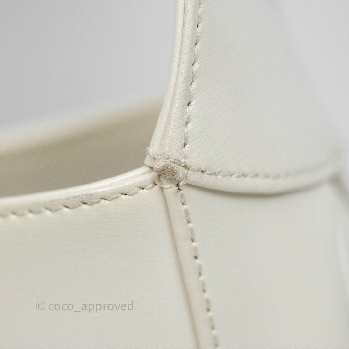 Gucci Jackie 1961 White Small Shoulder Bag Gold Hardware