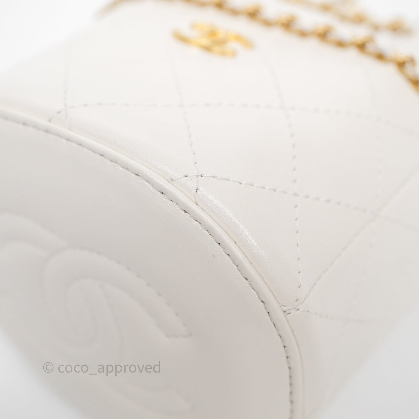 Chanel Mini Bucket Bag White Shiny Lambskin Aged Gold Hardware 25C