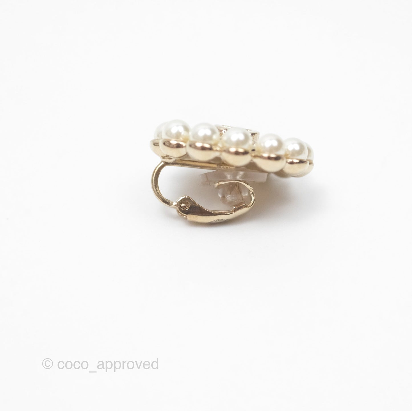 Chanel CC Pearl Round Ear Clips Gold Tone 20S