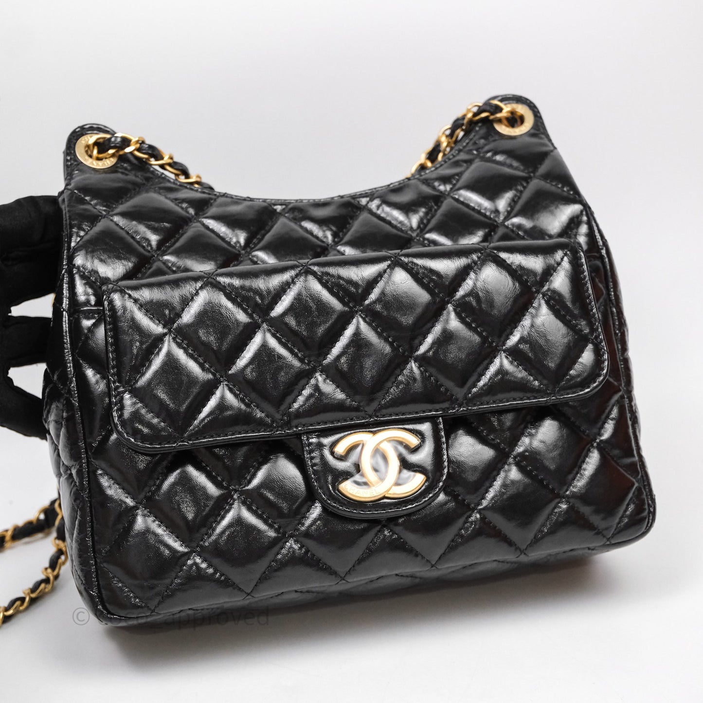 Chanel Medium Quilted Wavy CC Hobo Black Shiny Crumpled Calfskin Aged Gold Hardware