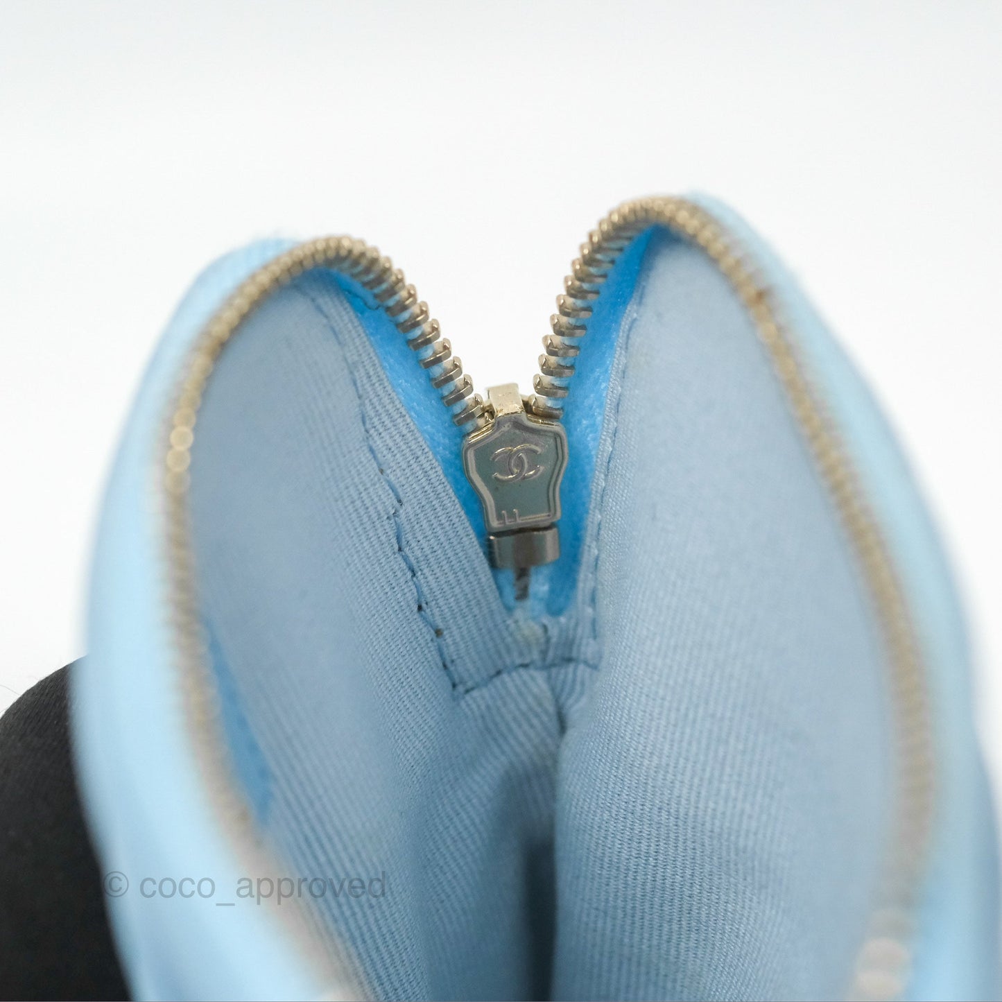 Chanel Zipped Coin Purse Card Holder Blue Caviar 22S