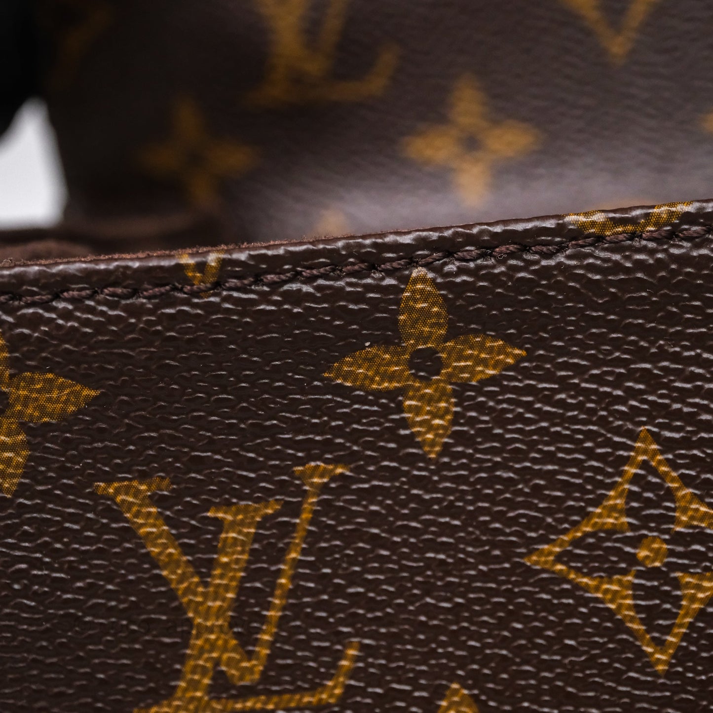 Louis Vuitton Pochette Metis Monogram Canvas