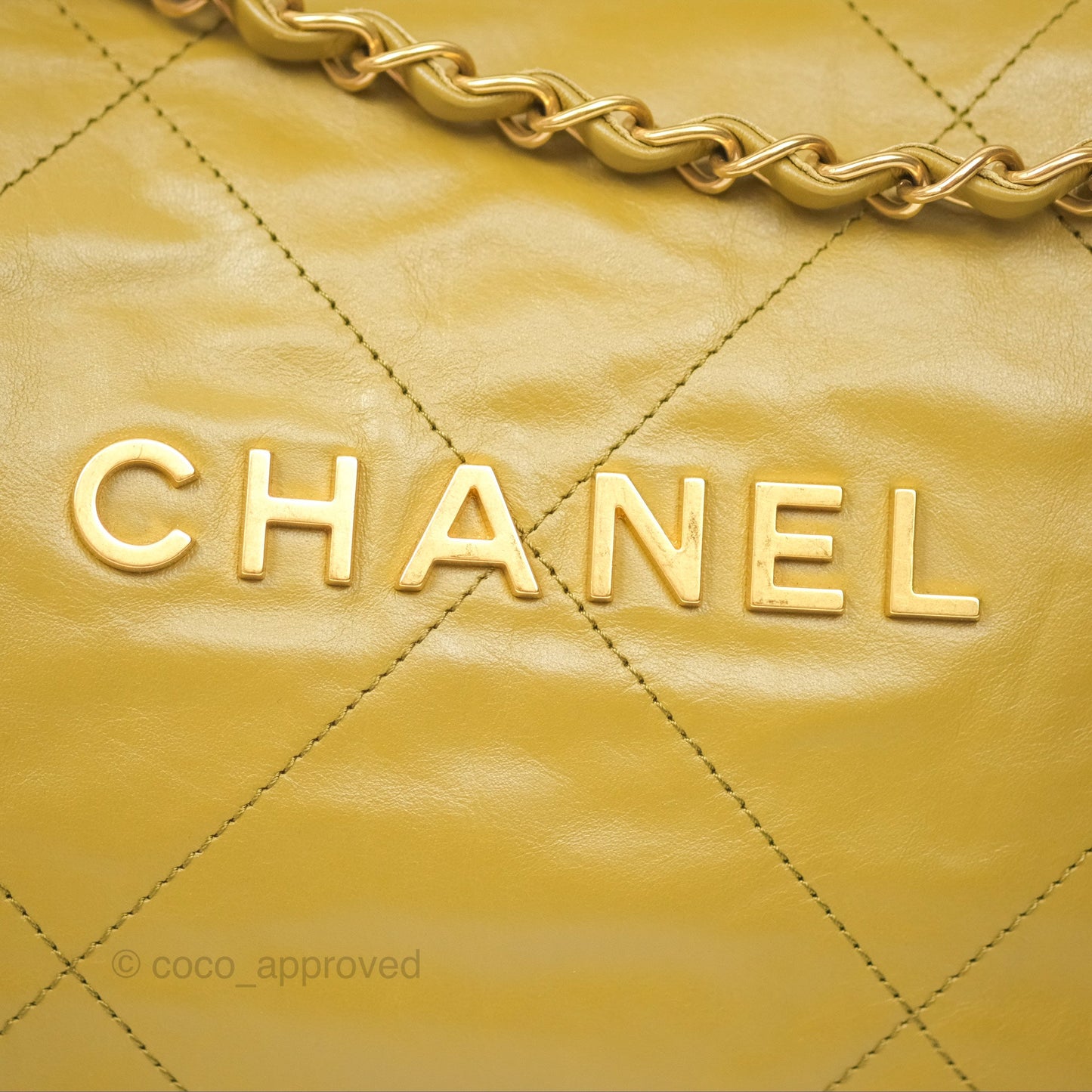 Chanel 22 Medium Olive Shiny Crumpled Calfskin Aged Gold Hardware