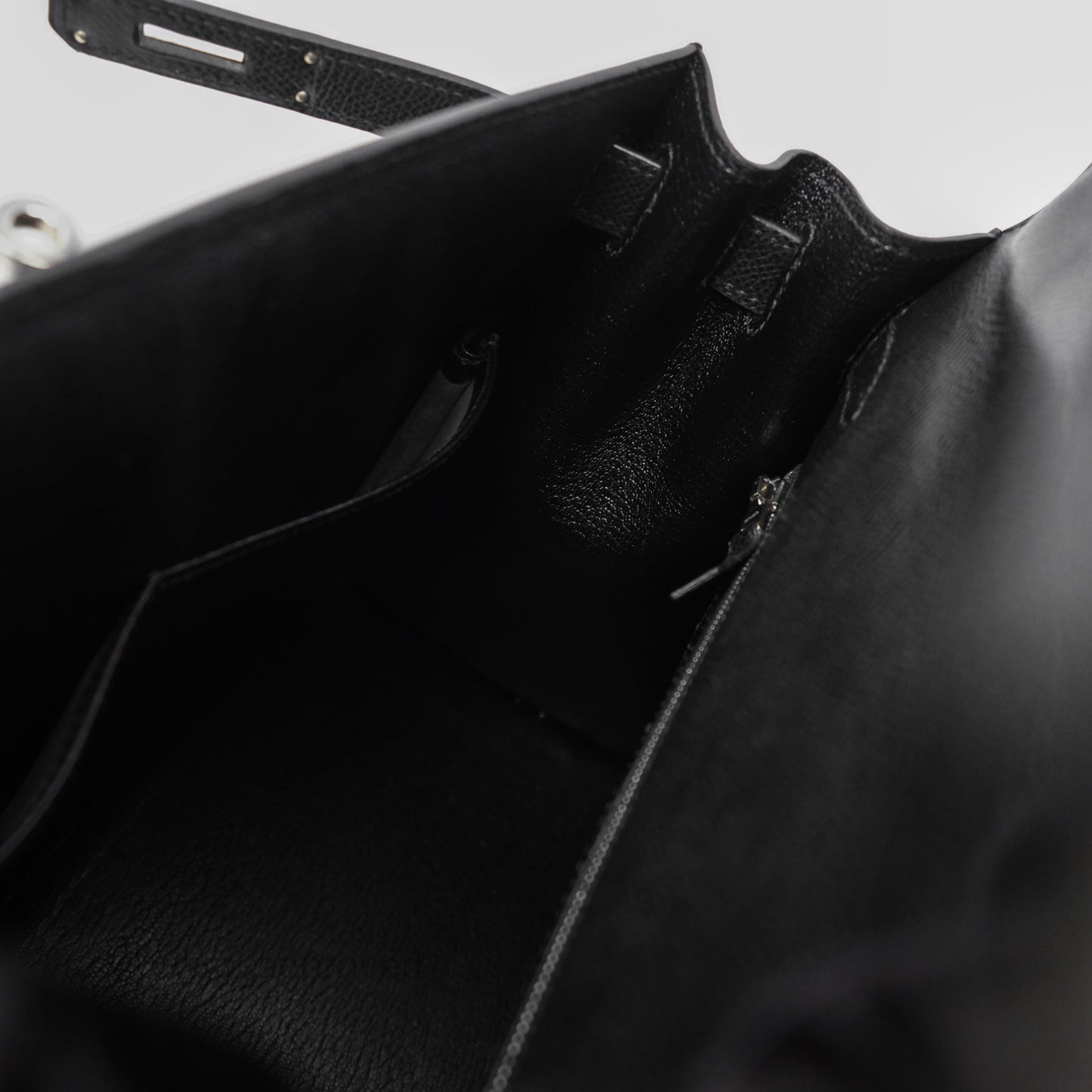 Hermès Vintage Kelly 28 Sellier Noir 89 Courchevel Palladium Hardware