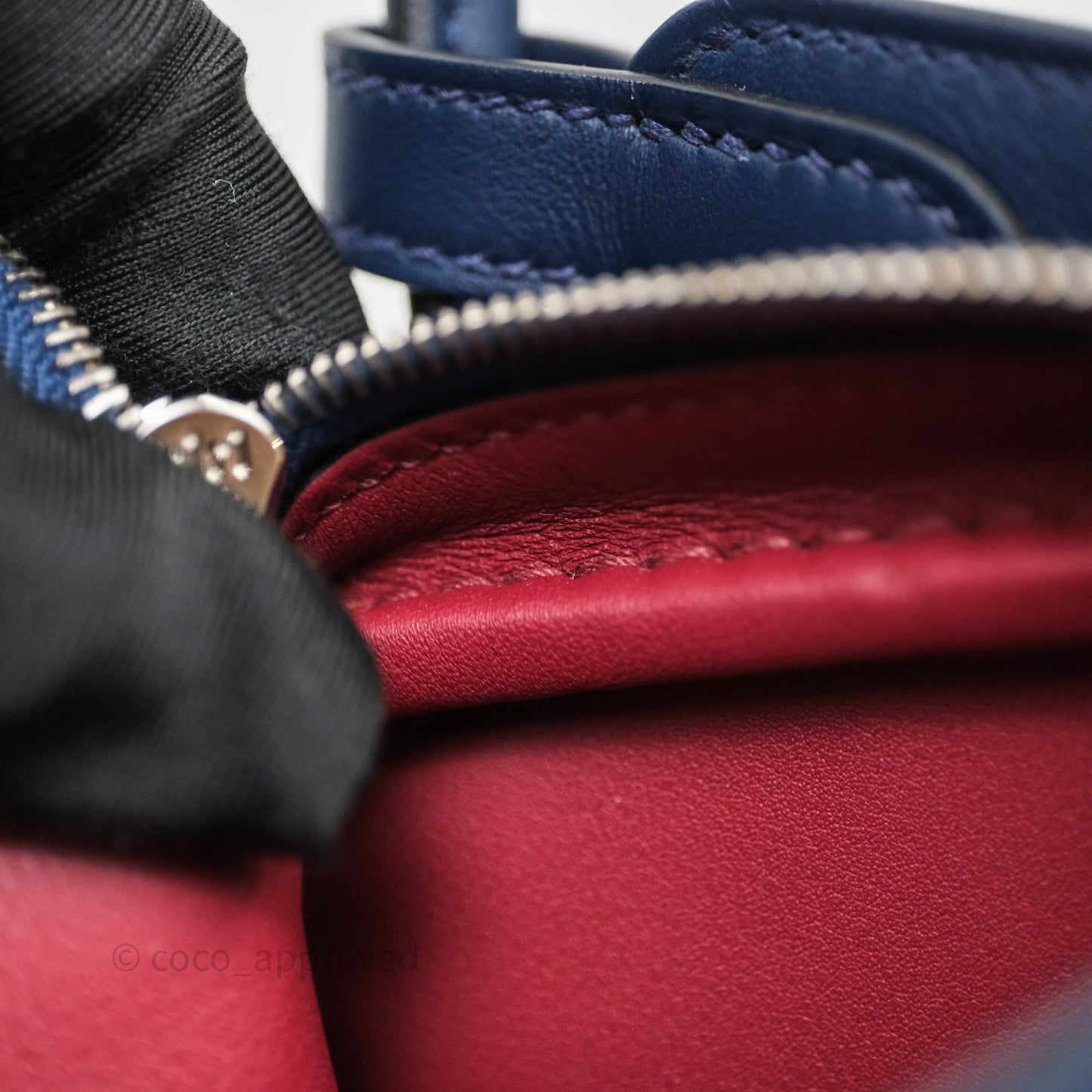Hermès Mini Lindy II 20 Bleu Navy 7U / Rouge Grenat K1 Swift Palladium Hardware