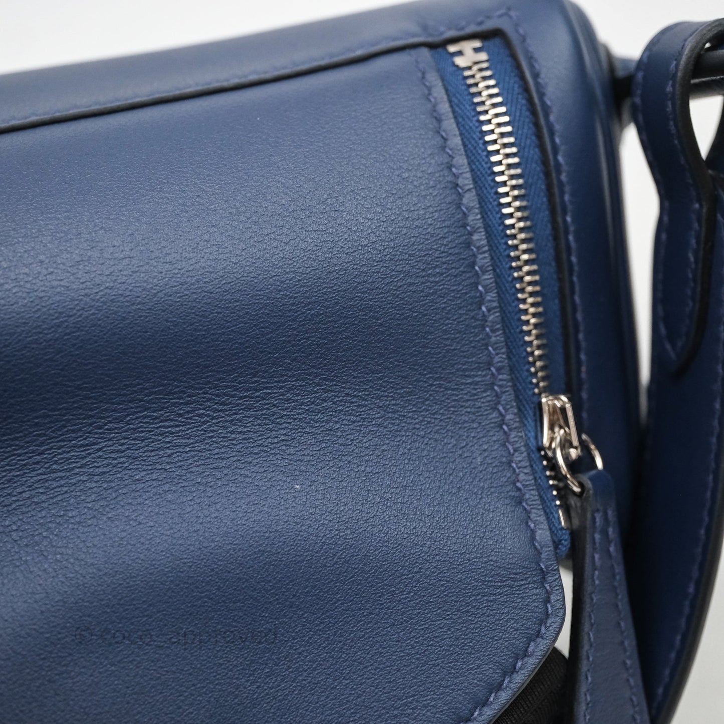 Hermès Mini Lindy II 20 Bleu Navy 7U / Rouge Grenat K1 Swift Palladium Hardware