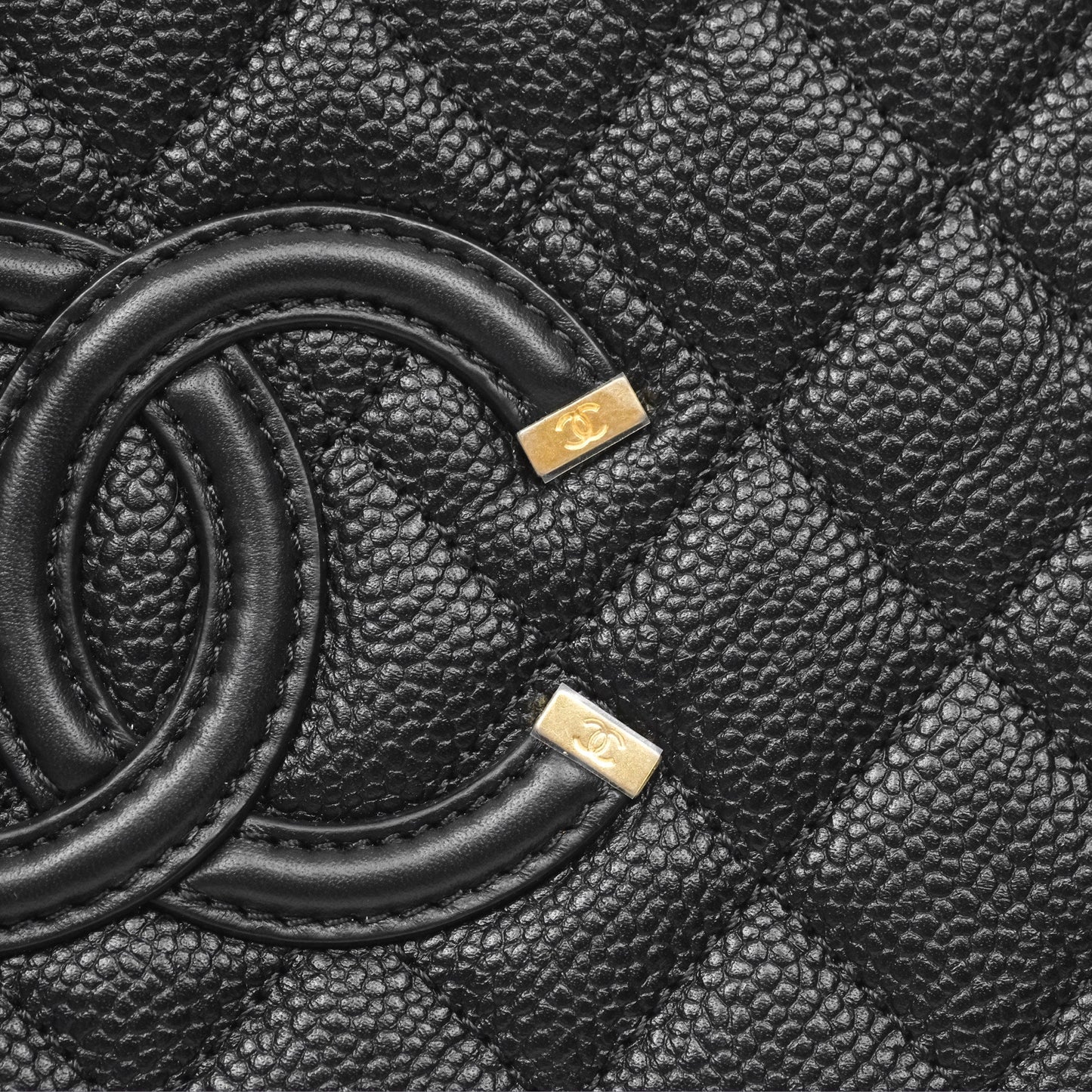Chanel Quilted Medium CC Filigree Vanity Case Black Caviar Aged Gold Hardware