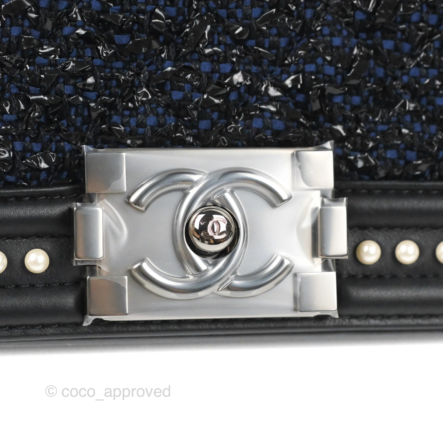 Chanel Medium Pearl Around Boy Black/Navy Tweed Gun Metal Hardware