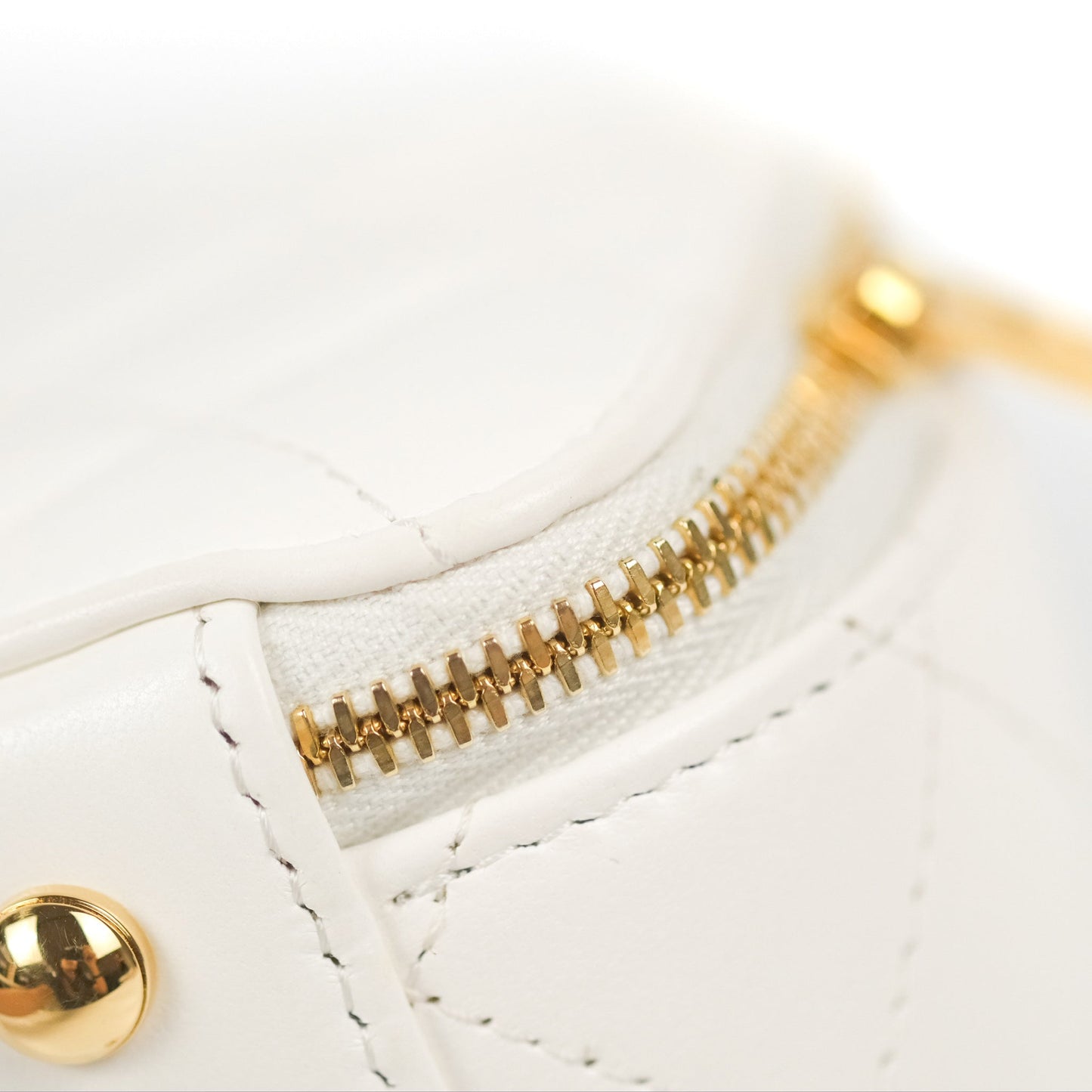 Chanel Small Clutch With Chain White Lambskin Gold Hardware 23C
