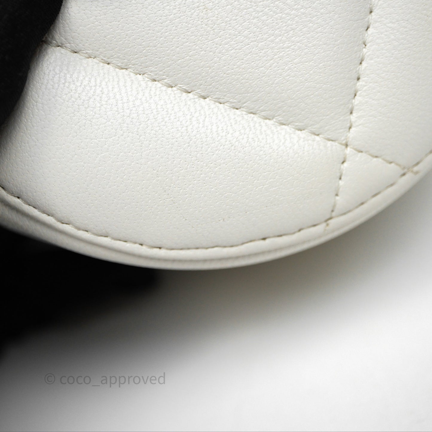 Chanel 19 Round Clutch With Chain White Calfskin Mixed Hardware