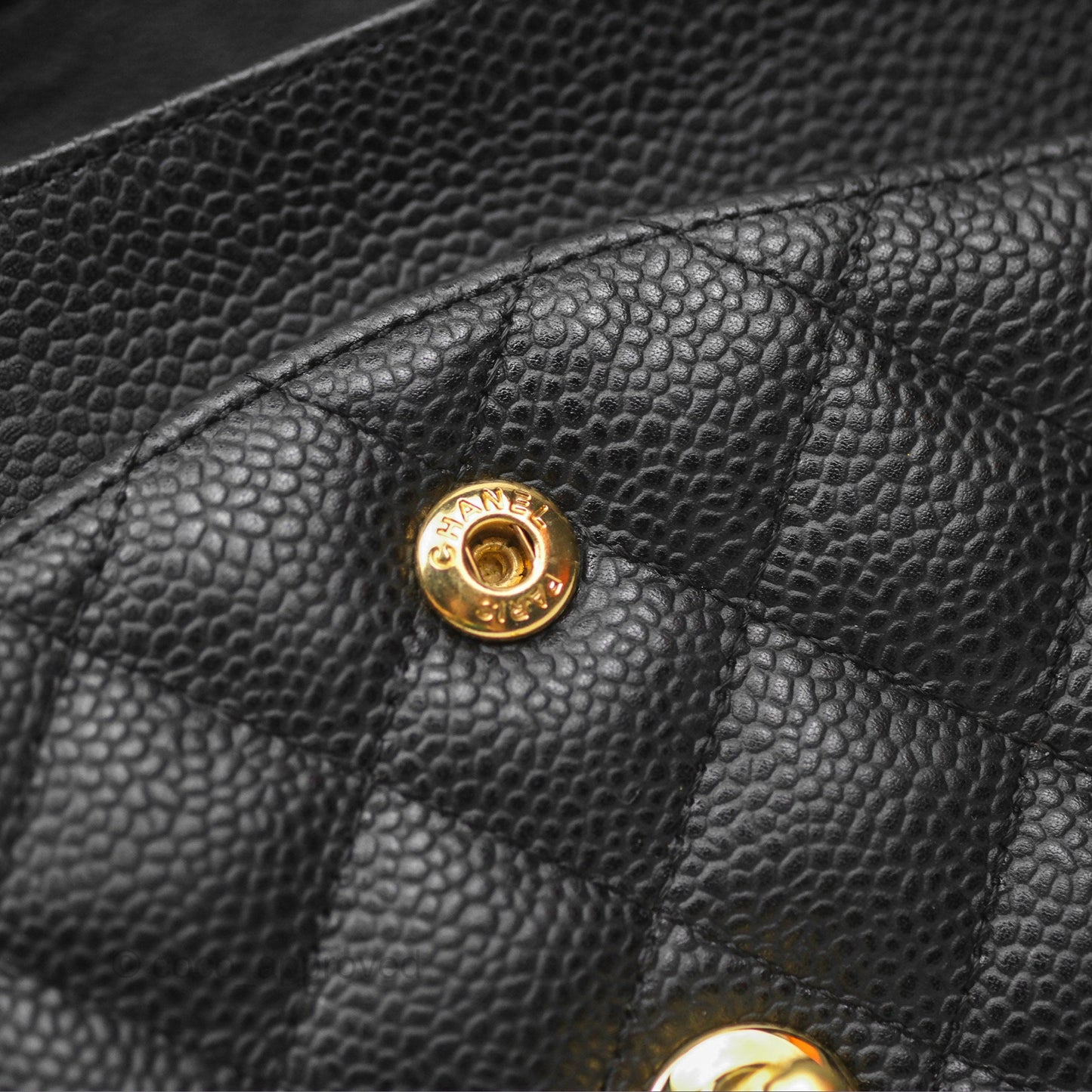 Chanel M/L Medium Classic Flap Quilted Black Caviar 24K Gold Hardware