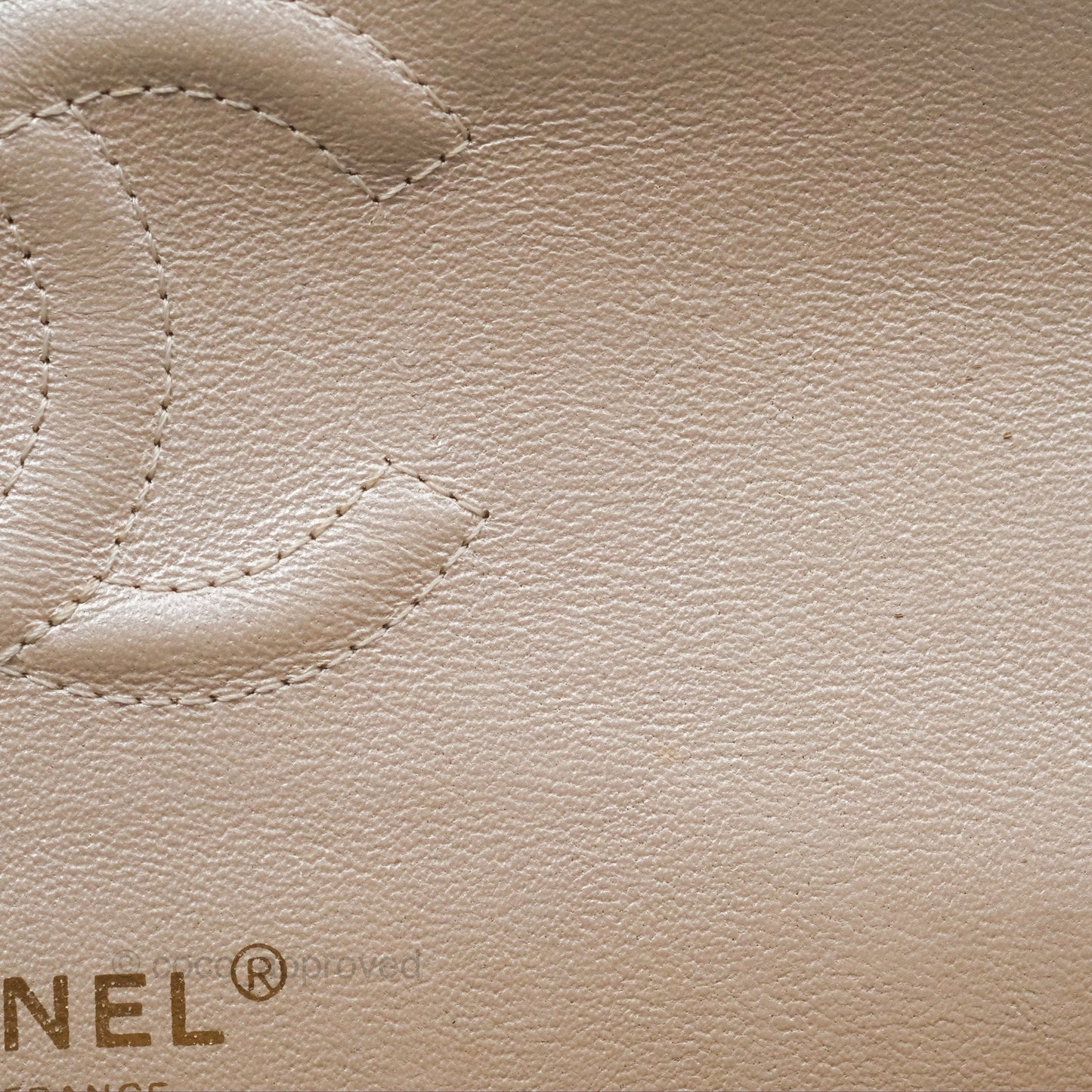 Chanel Classic M/L Medium Double Flap Iridescent Pearly Caviar Aged Gold Hardware⁣⁣
