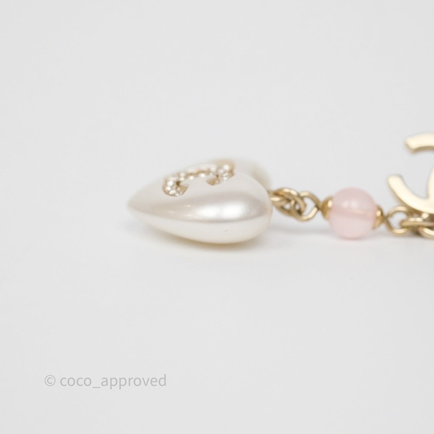 Chanel CC Pink Bead Heart Pearl Crystal CC Drop Earrings Gold Tone 21B