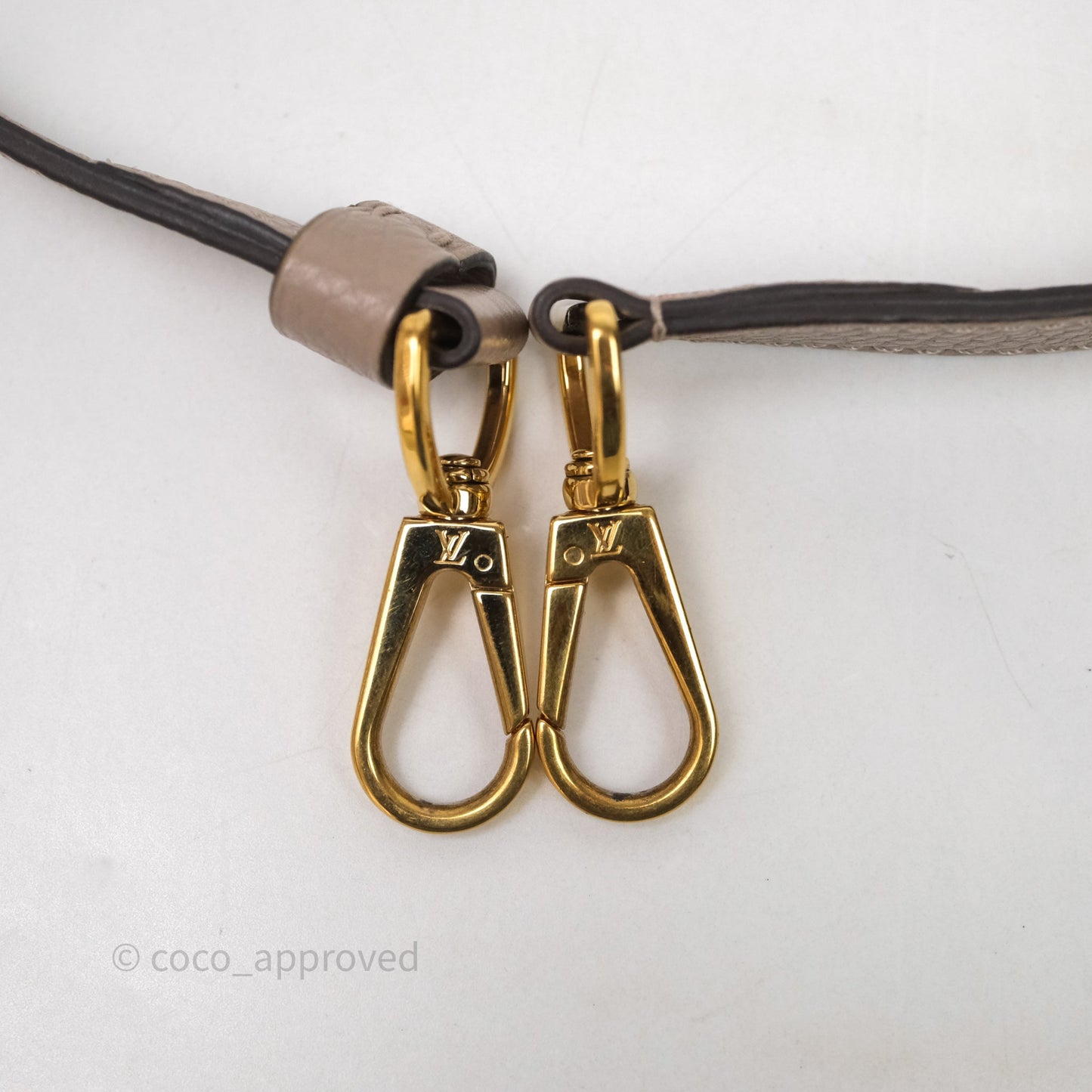 Louis Vuitton Taurillon Capucines BB Galet