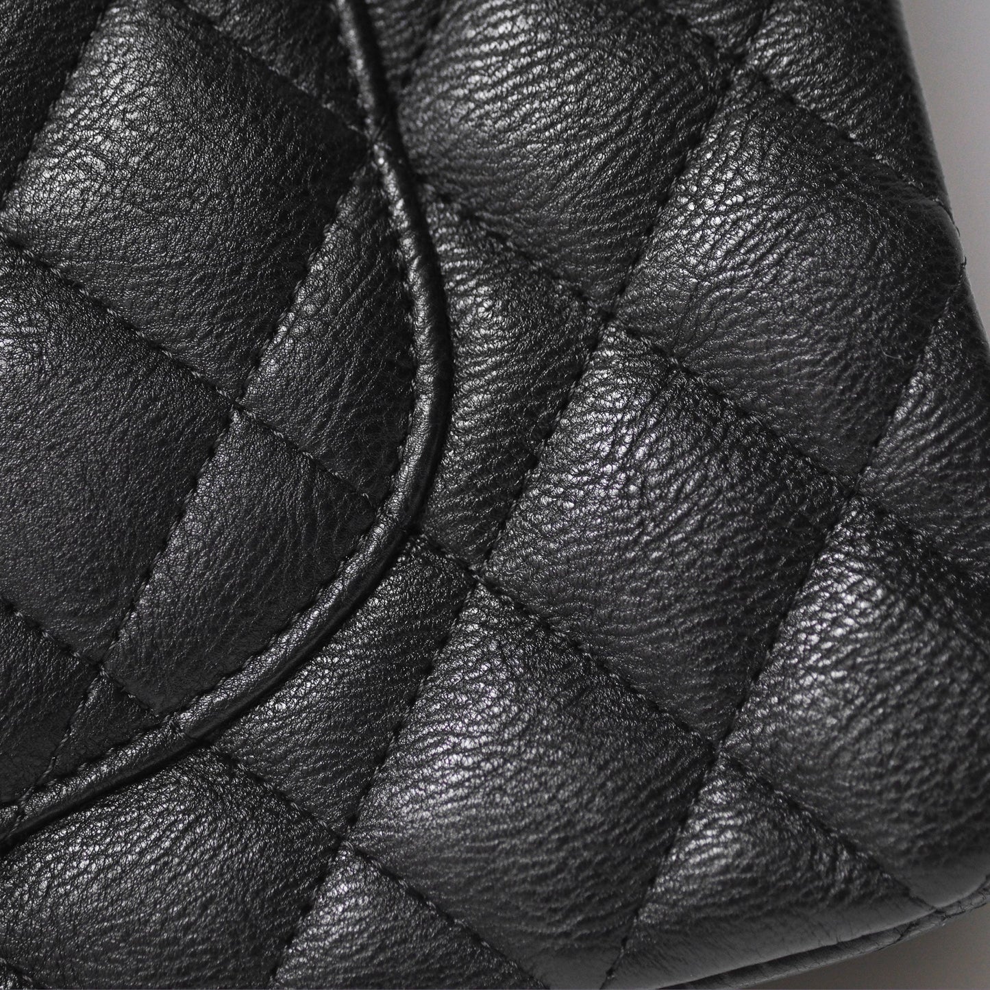 Chanel Classic Quilted M/L Medium Double Flap So Black Calfskin