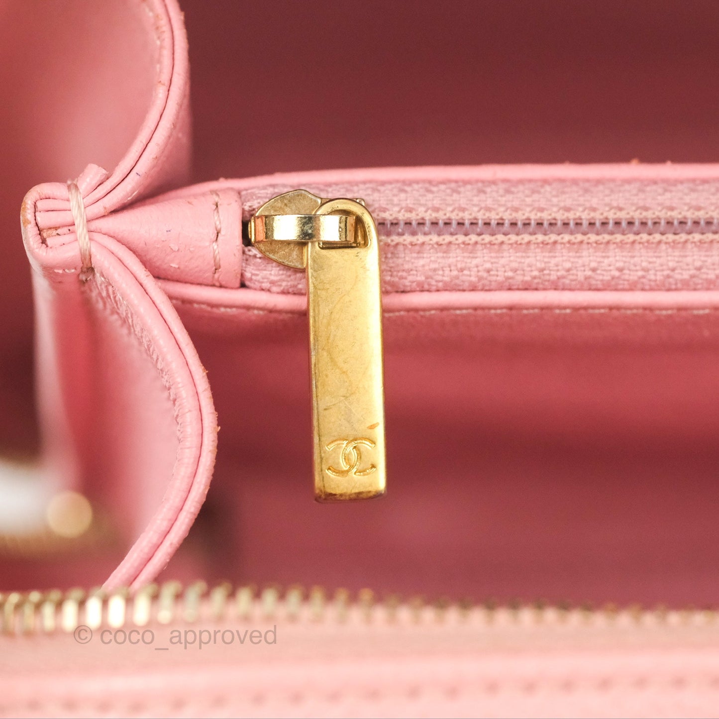 Chanel Quilted Medium CC Filigree Vanity Case Pink Caviar Gold Hardware