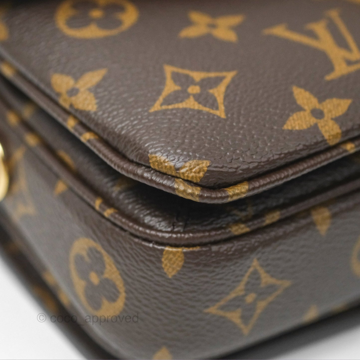 Louis Vuitton Pochette Métis East West Monogram Canvas