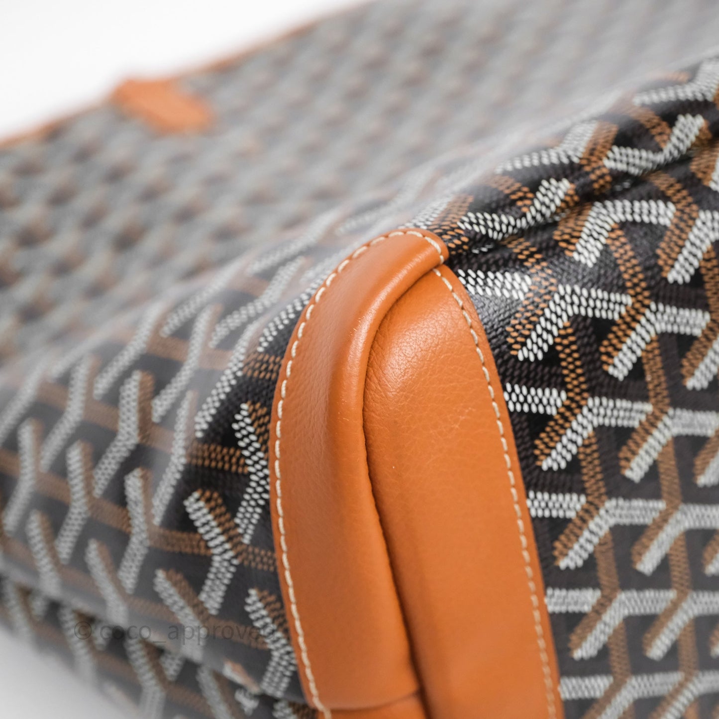 Goyard Artois Tote MM Goyardine Canvas⁣⁣⁣⁣⁣⁣⁣⁣⁣⁣⁣⁣⁣⁣⁣⁣⁣⁣⁣⁣ Tan/Black