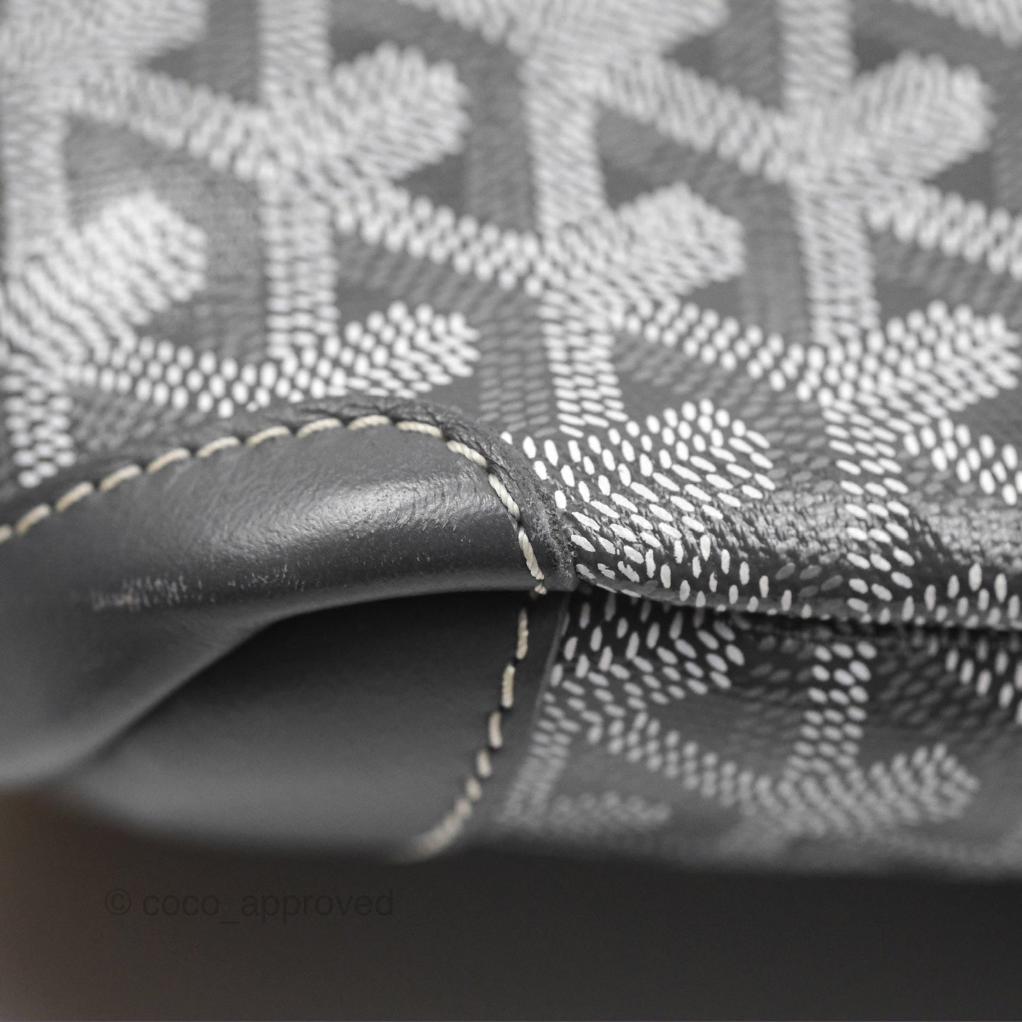 Goyard St Artois Tote MM ⁣⁣⁣⁣⁣⁣⁣⁣⁣⁣⁣⁣⁣⁣⁣⁣⁣⁣⁣⁣Grey Canvas