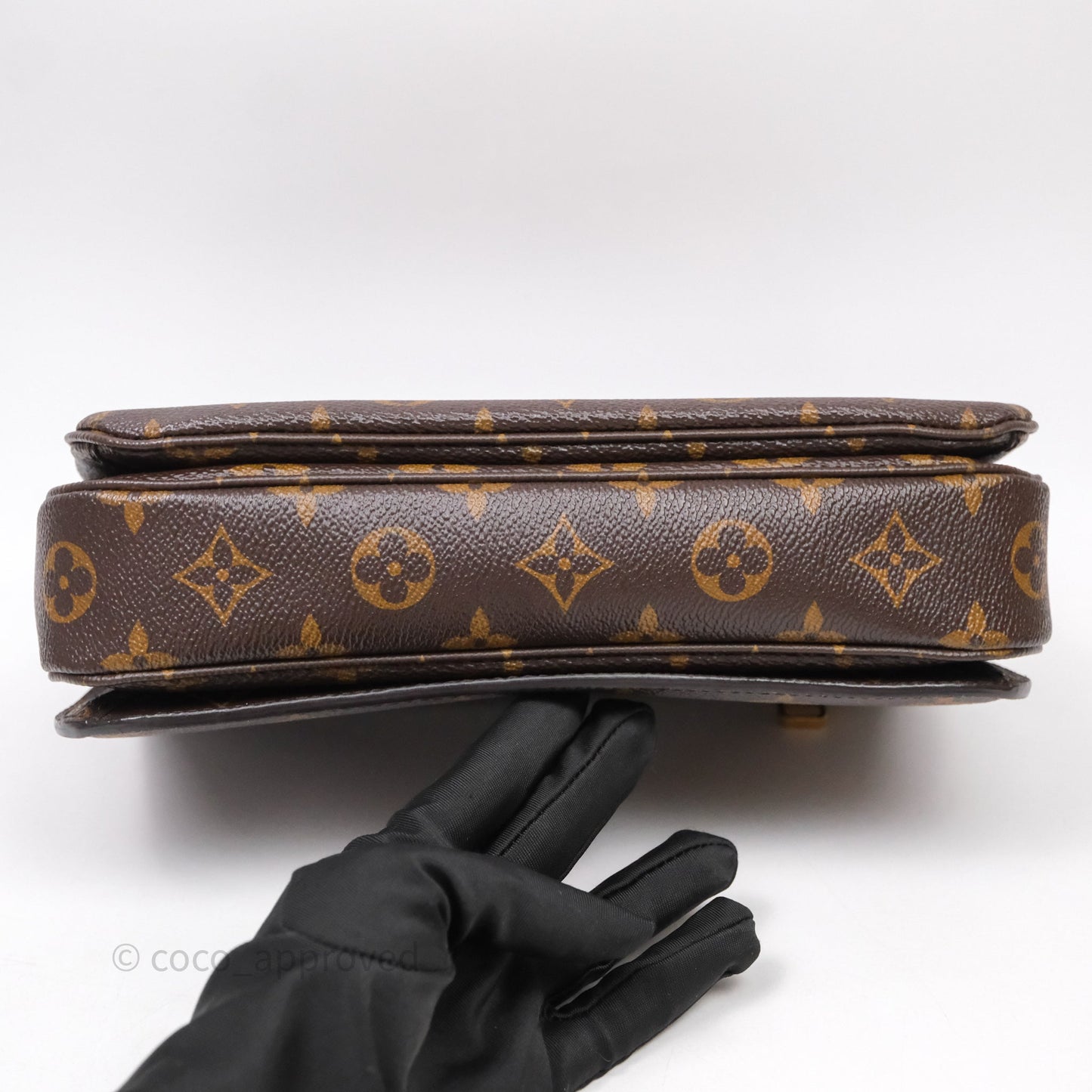Louis Vuitton Pochette Metis Monogram Canvas