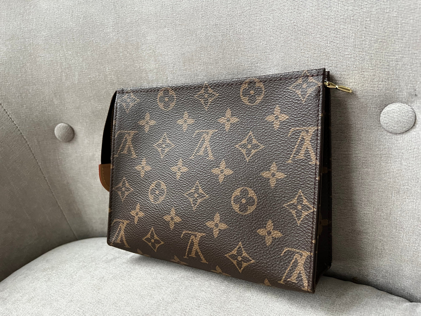 Louis Vuitton Toiletry Pouch 19 Monogram
