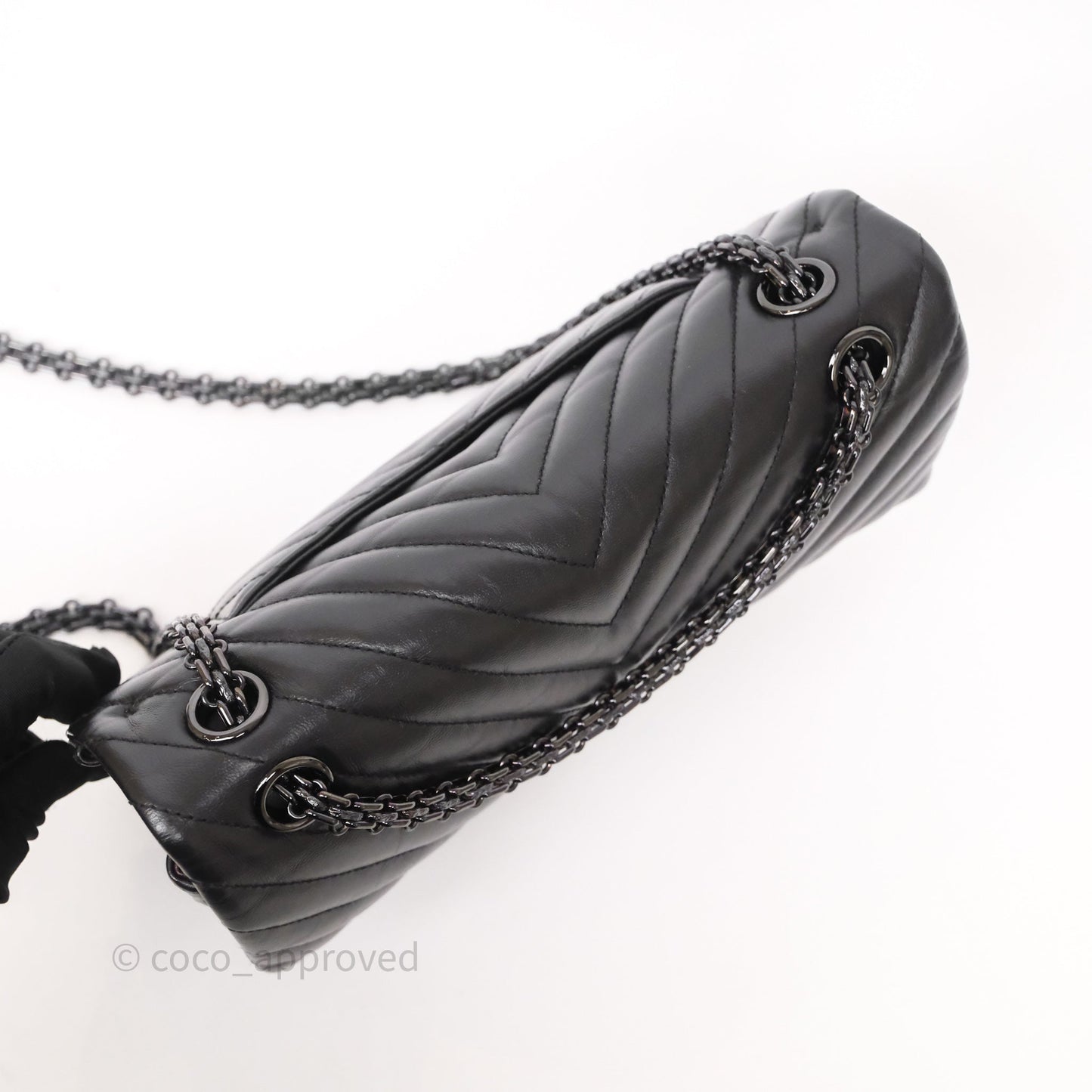 Chanel Reissue 225 Chevron Aged Calfskin So Black