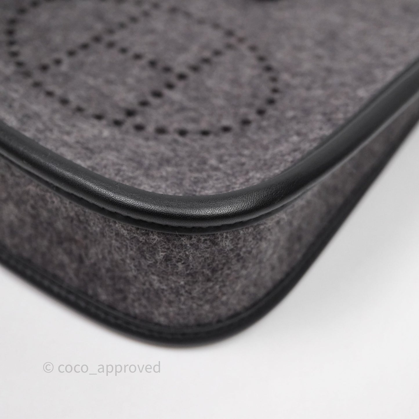 Hermès Mini Evelyne 16 Graphite 88 / Noir 89 Wool Swift Palladium Hardware