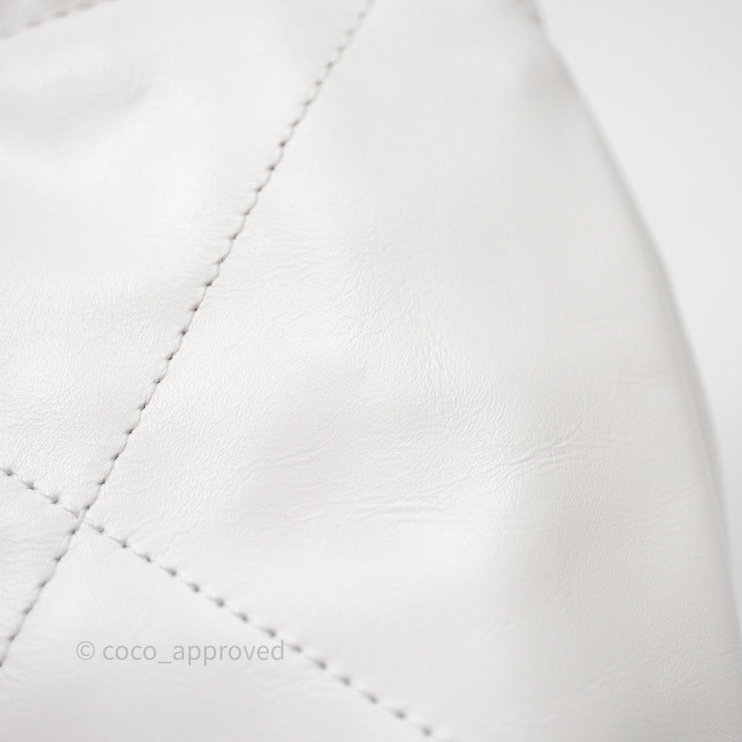 Chanel 22 Mini Bag White Shiny Crumpled Calfskin Aged Gold Hardware