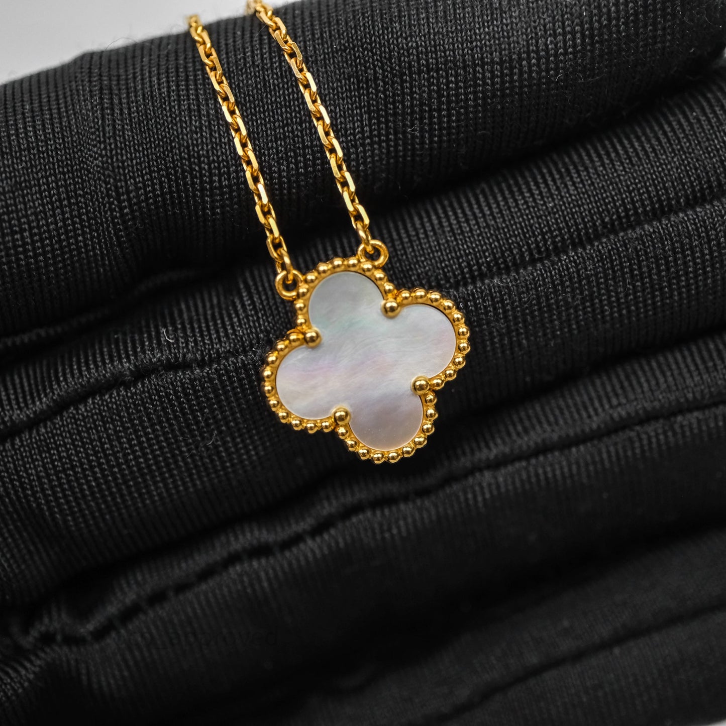 Van Cleef & Arpels Vintage Alhambra Pendant White Mother-of-pearl Necklace Yellow Gold