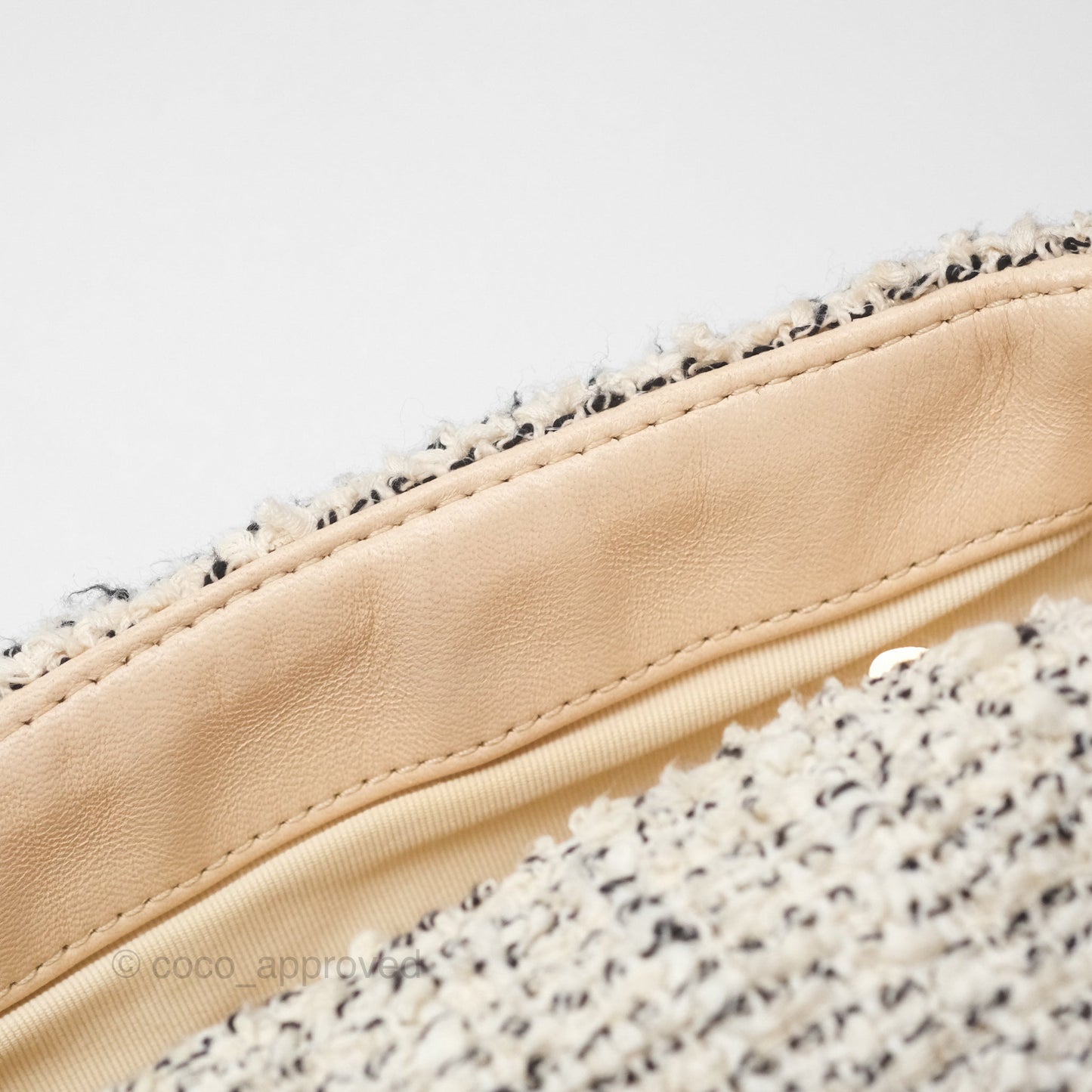 Chanel 19 Small Tweed Oreo Cream Mixed Hardware