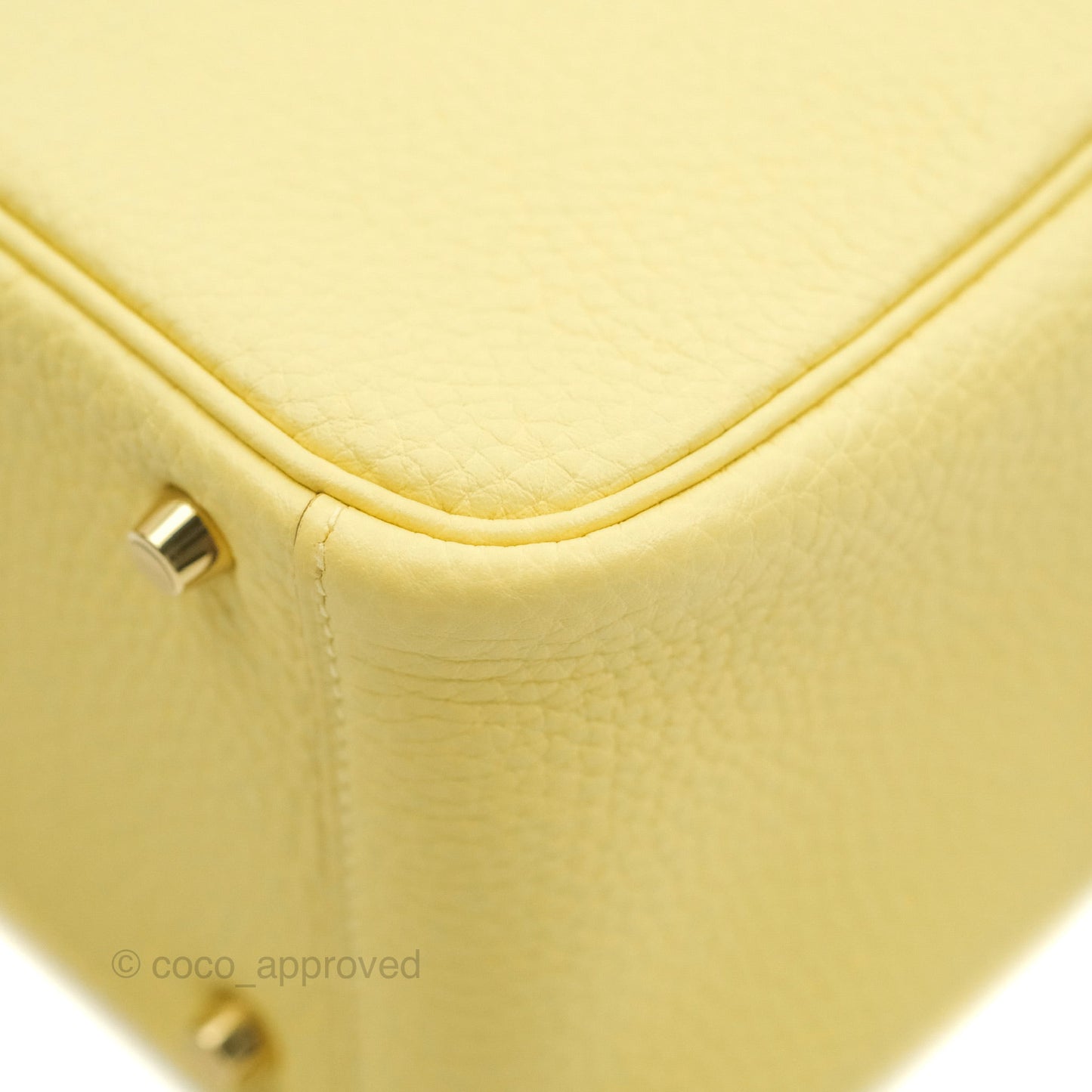 Hermès Mini Lindy 20 Taurillon Jaune Poussin Clemence Gold Hardware