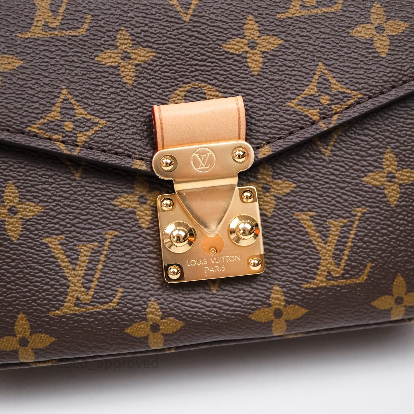 Louis Vuitton Pochette Métis East West Monogram Canvas