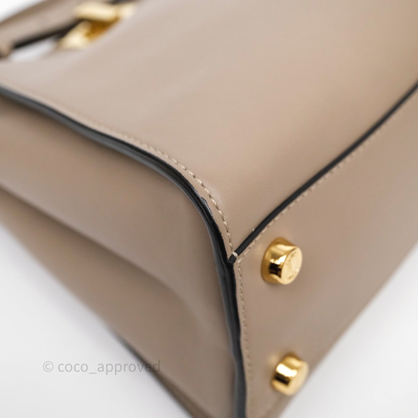Fendi Peekaboo Iconic Essentially Bag Calfskin Beige