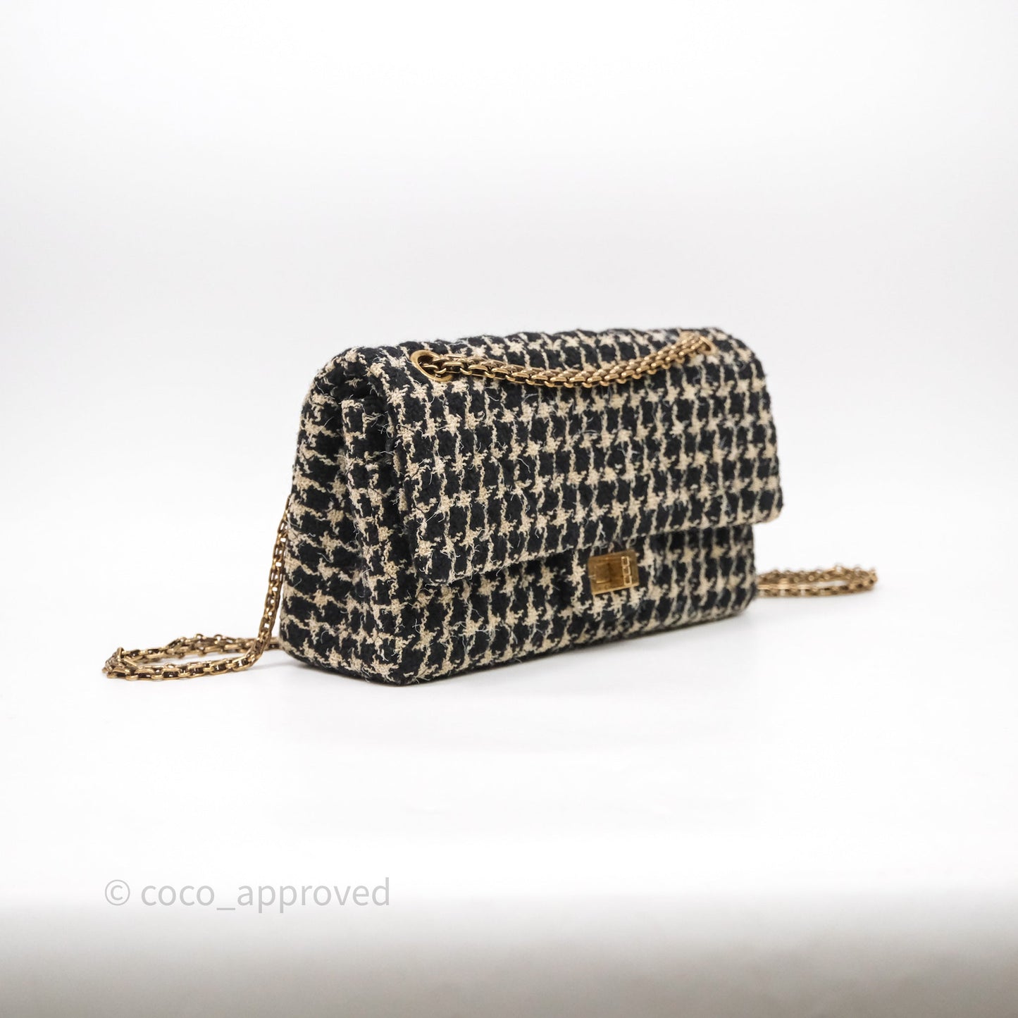 Chanel Reissue 225 Black Beige Houndstooth Tweed Antique Gold Hardware