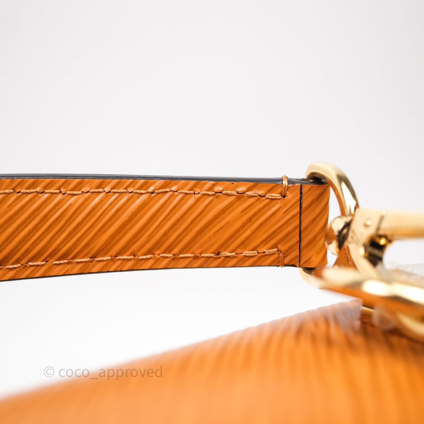 Louis Vuitton Twist Bag MM Gold Honey Epi