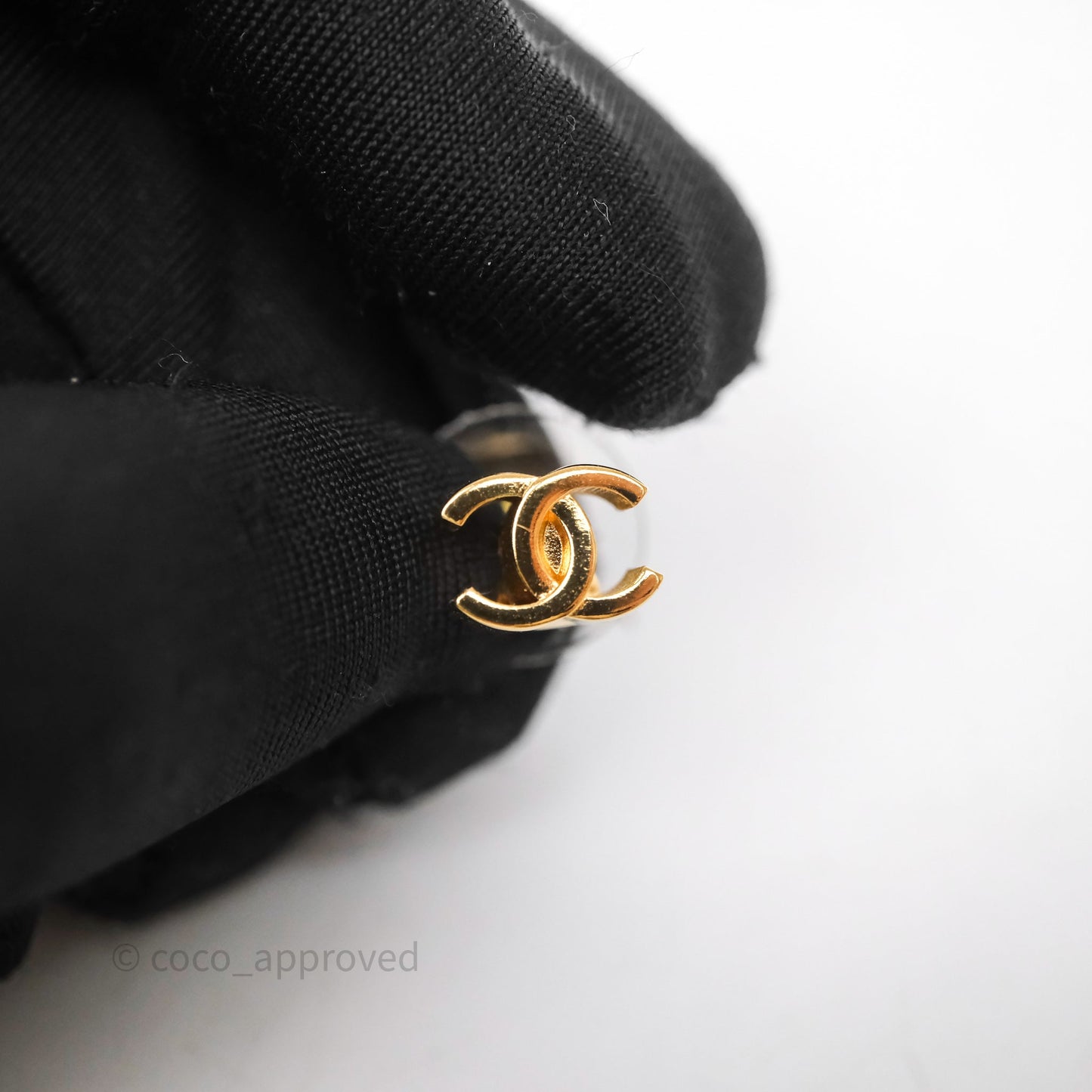 Chanel CC Earrings Gold Tone 26P