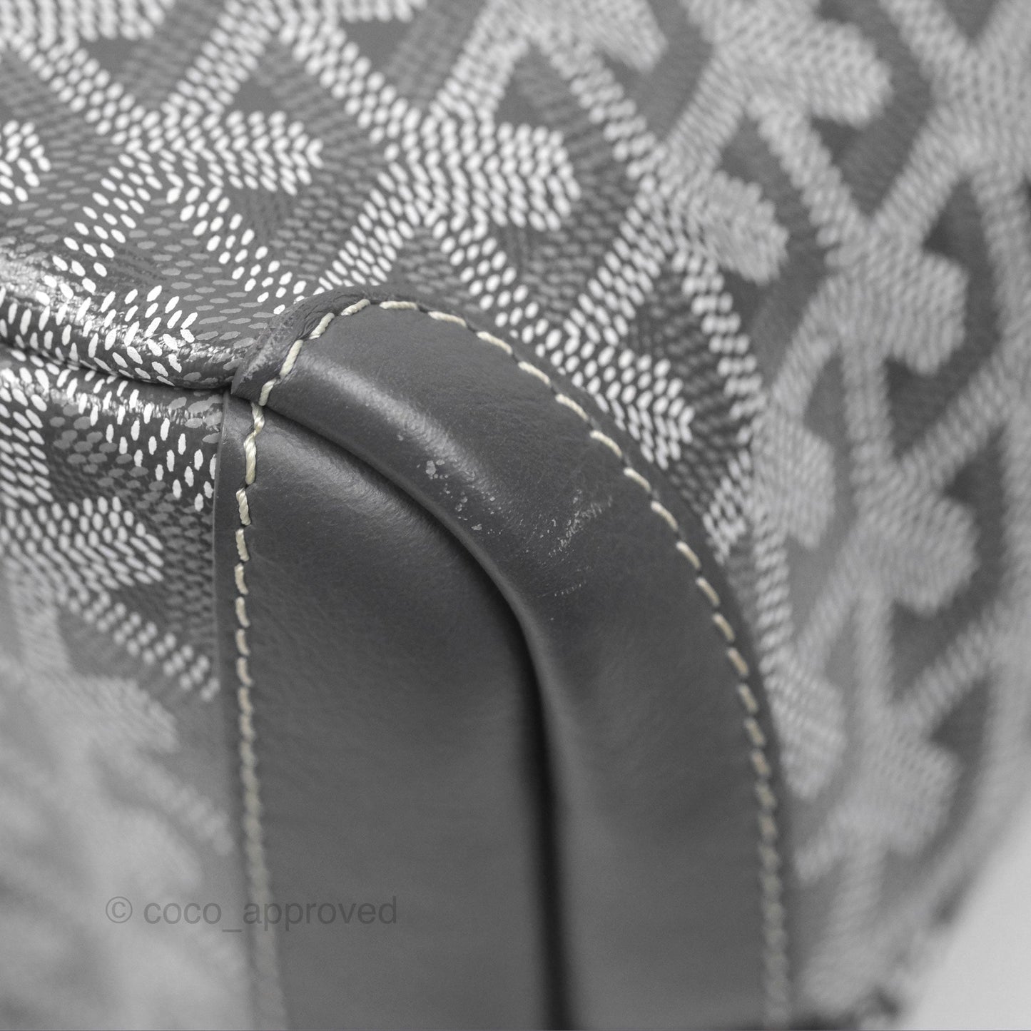 Goyard St Artois Tote MM ⁣⁣⁣⁣⁣⁣⁣⁣⁣⁣⁣⁣⁣⁣⁣⁣⁣⁣⁣⁣Grey Canvas