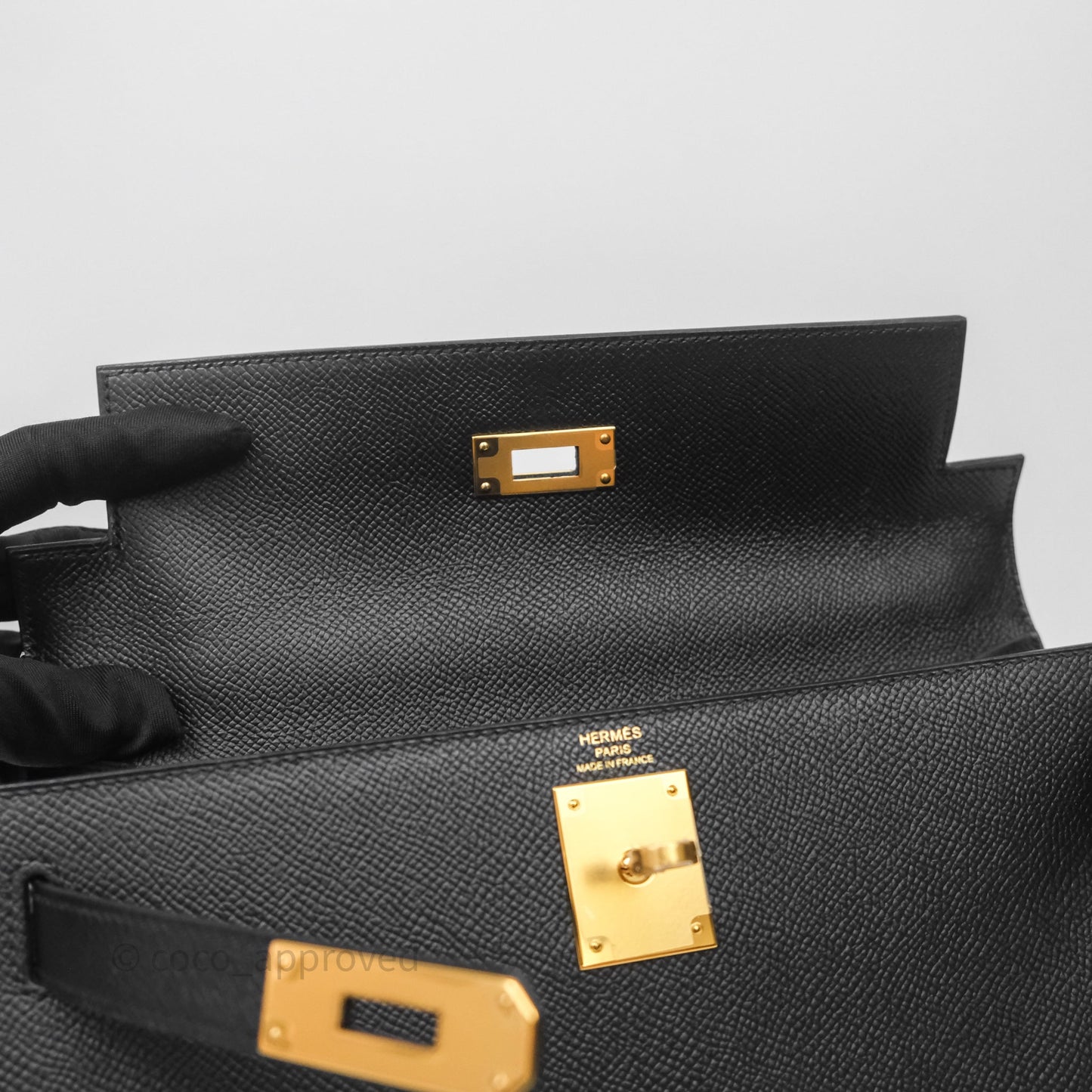 Hermès Kelly 28 Noir 89 Epsom Gold Hardware