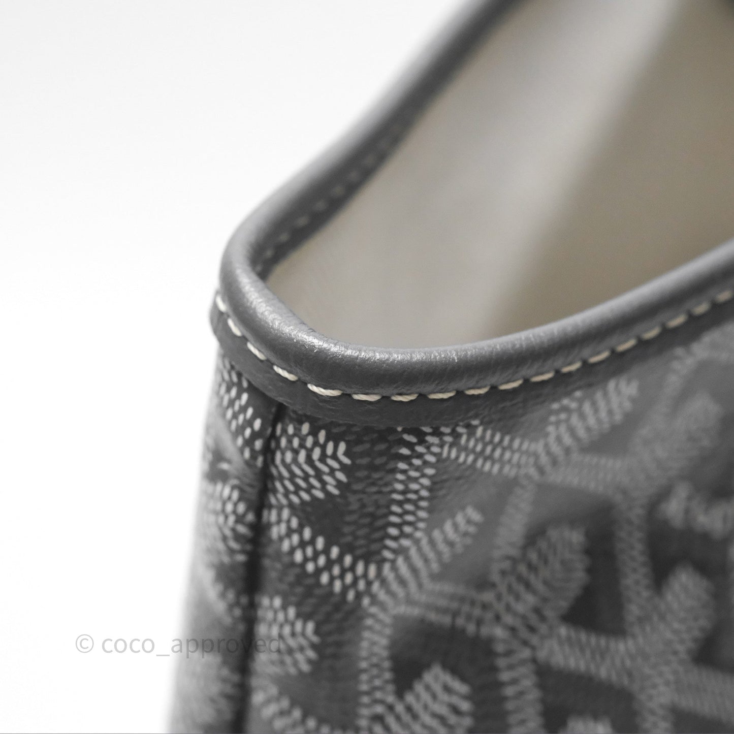 Goyard St Louis Tote PM ⁣⁣⁣⁣⁣⁣⁣⁣⁣⁣⁣⁣⁣⁣⁣⁣⁣⁣⁣⁣Grey